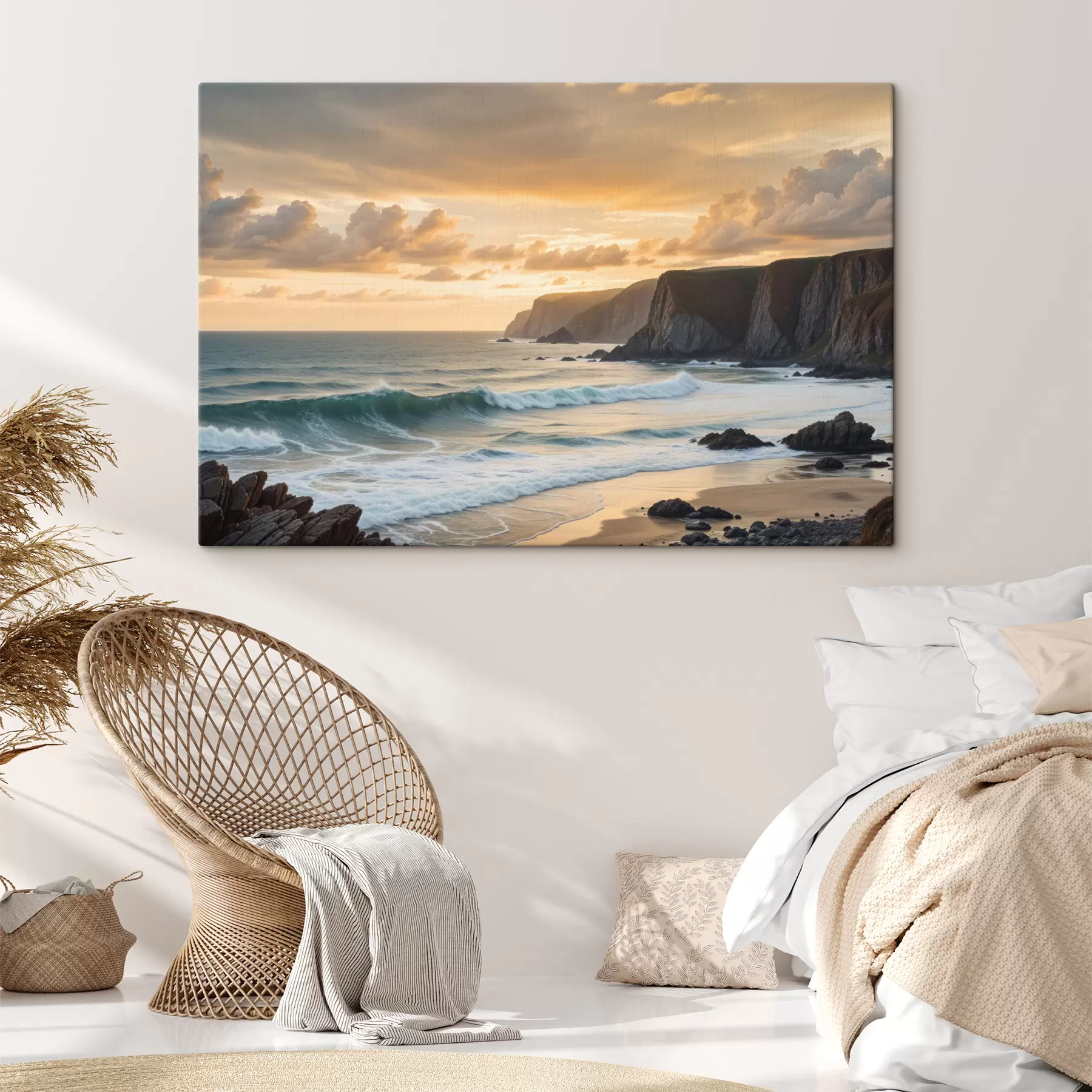 fototapet Un peisaj pitoresc de coastă cu stânci dramatice, valuri care se sparg și un cer colorat la apus s40176