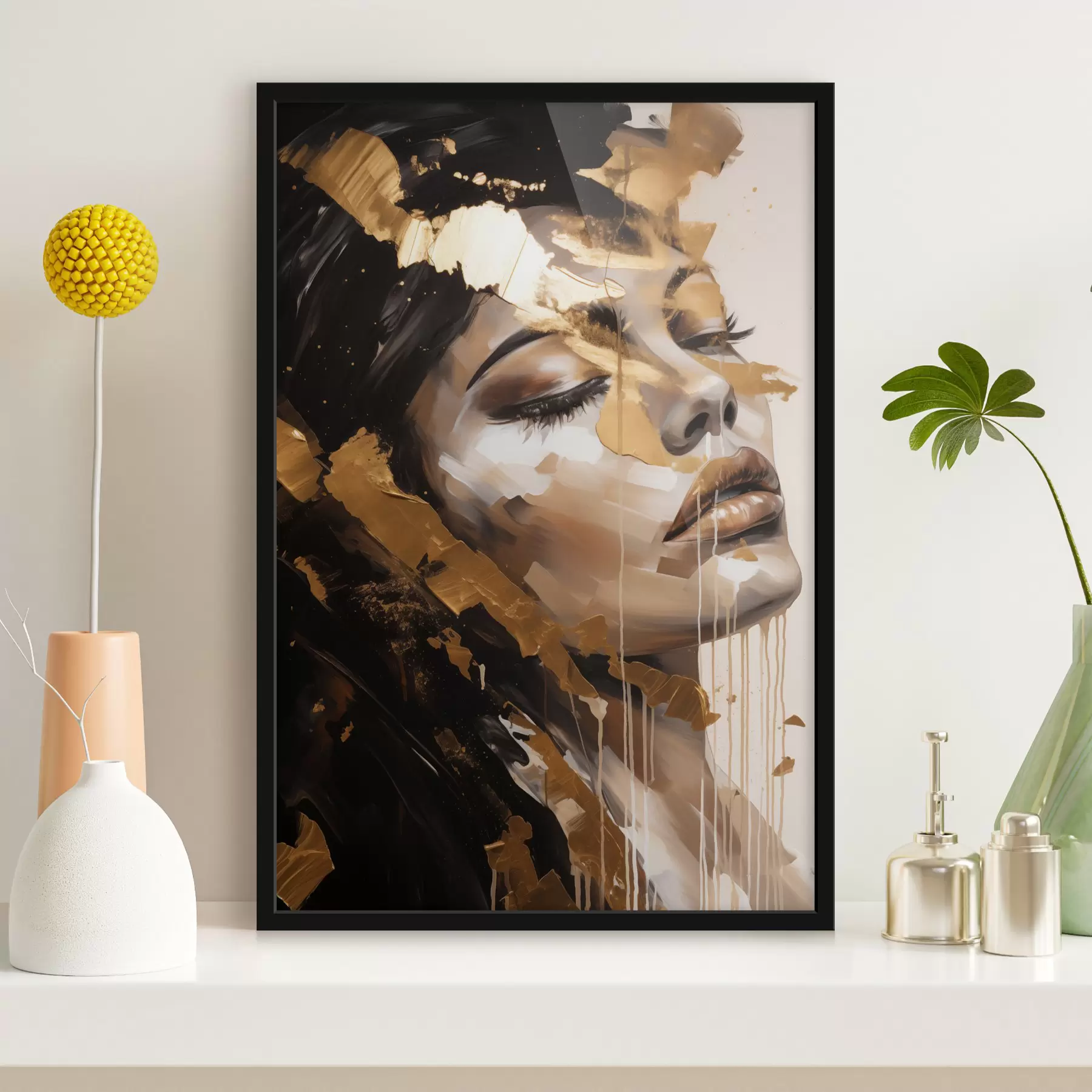 fototapet Un portret abstract al unei femei cu o expresie facială blândă, redat în tonuri calde cu tușe dinamice care adaugă profunzime și emoție f42627