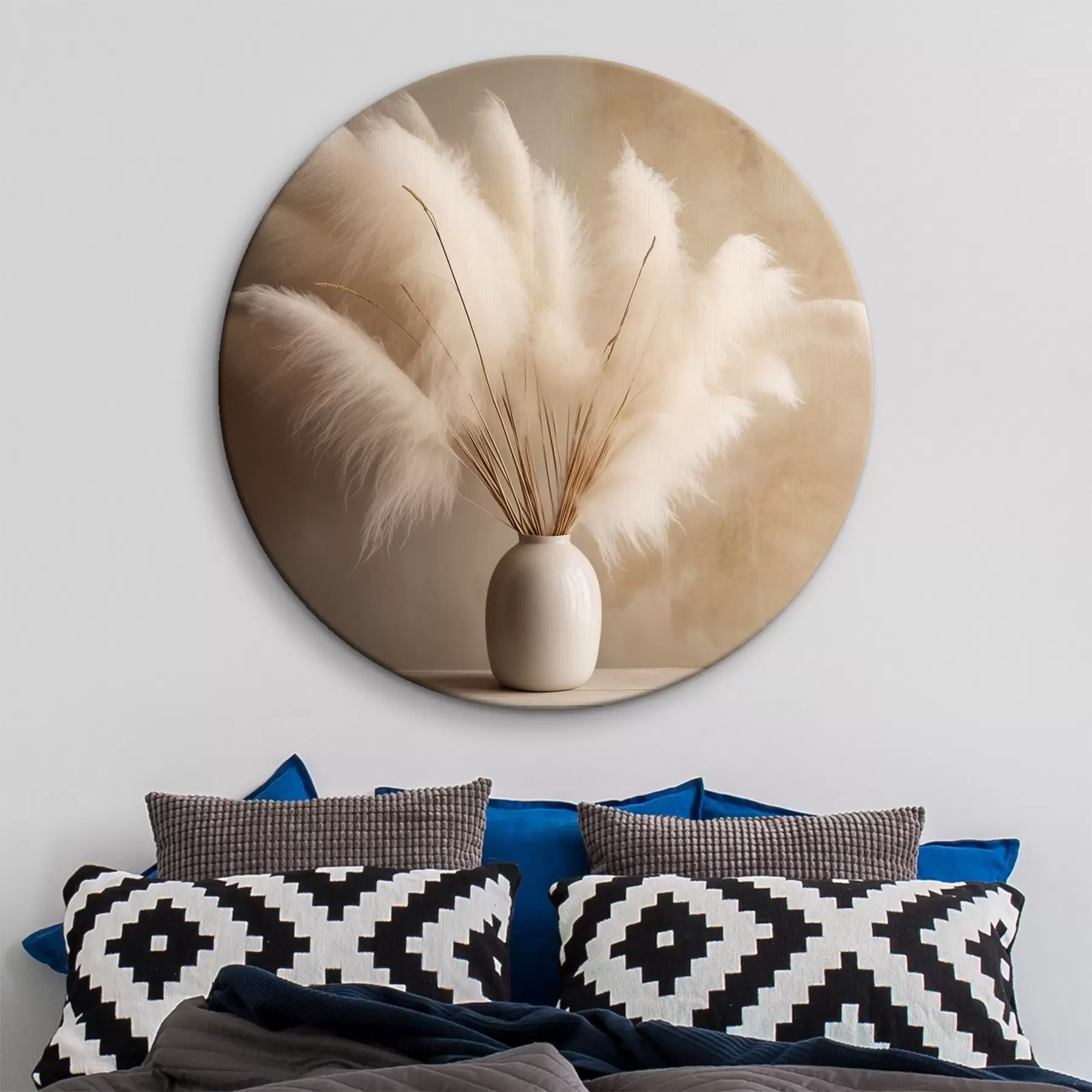 Tablouri Ramuri pufoase de trestie într-o vază pe masă r43338