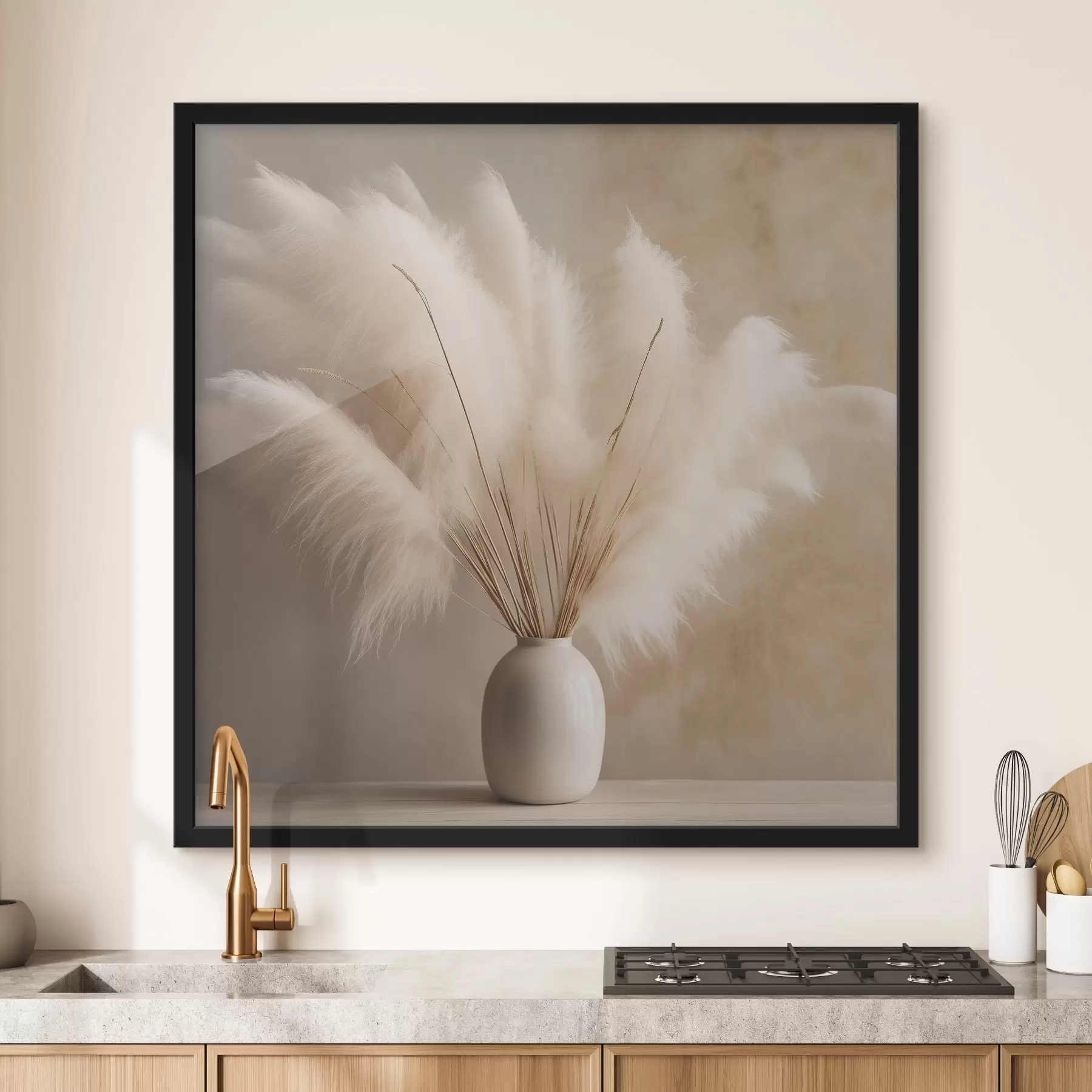 Tablouri Ramuri pufoase de trestie într-o vază pe masă f43338