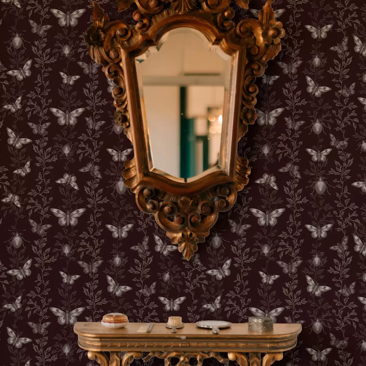 Wallpaper Compoziție cu fluturi, frunze și insecte pe fundal întunecat a00073v1