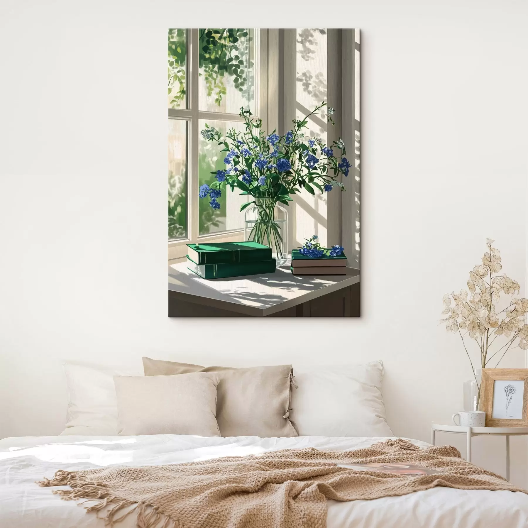 Tablouri Cărți și flori mov în vaza de pe pervazul ferestrei, verdeață s44008