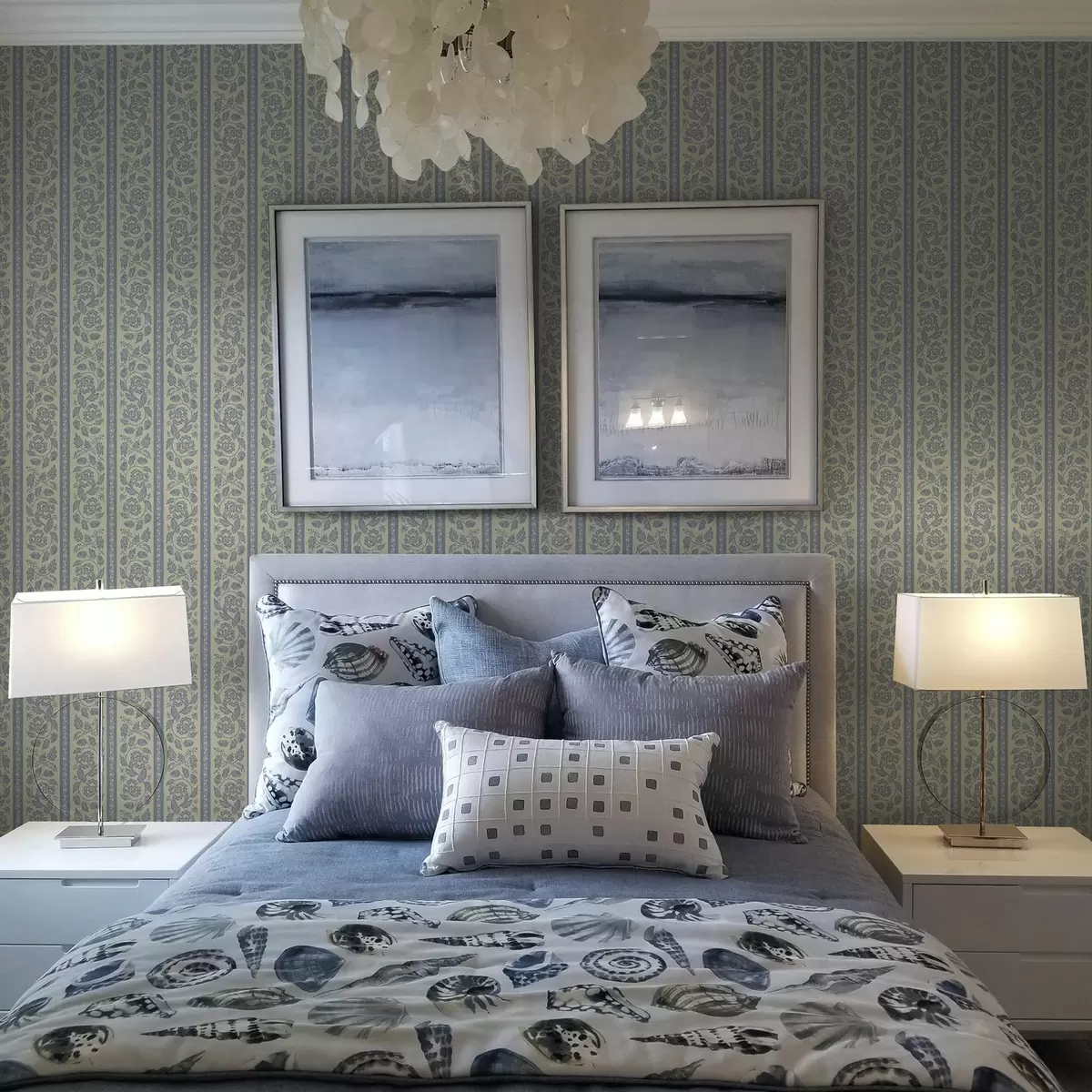 Wallpaper Ornament floral în dungi cu ghinde în tonuri de albastru și bej a00181