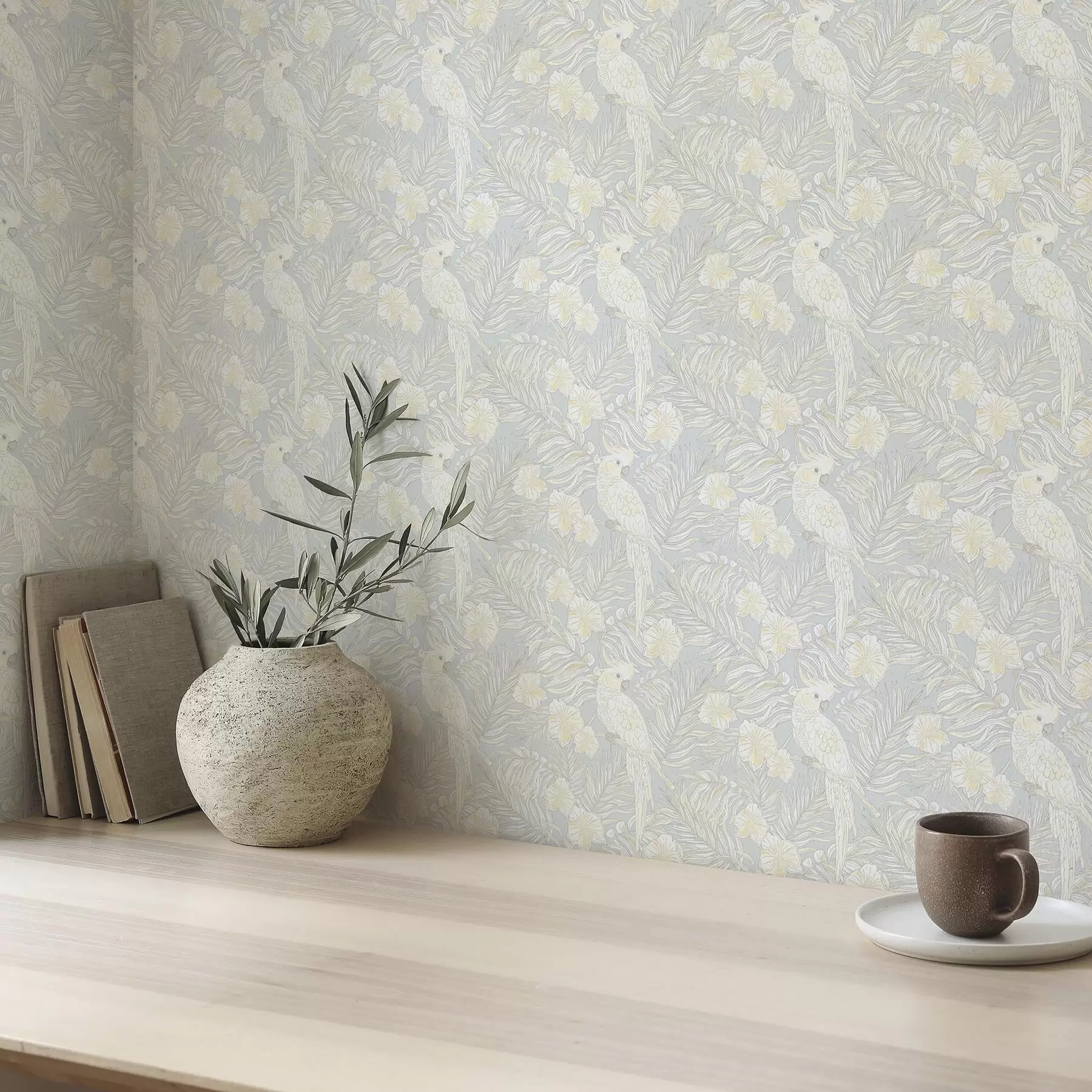 fototapet Imprimeu tropical ușor cu cacadu și flori pe un fundal albastru a00203