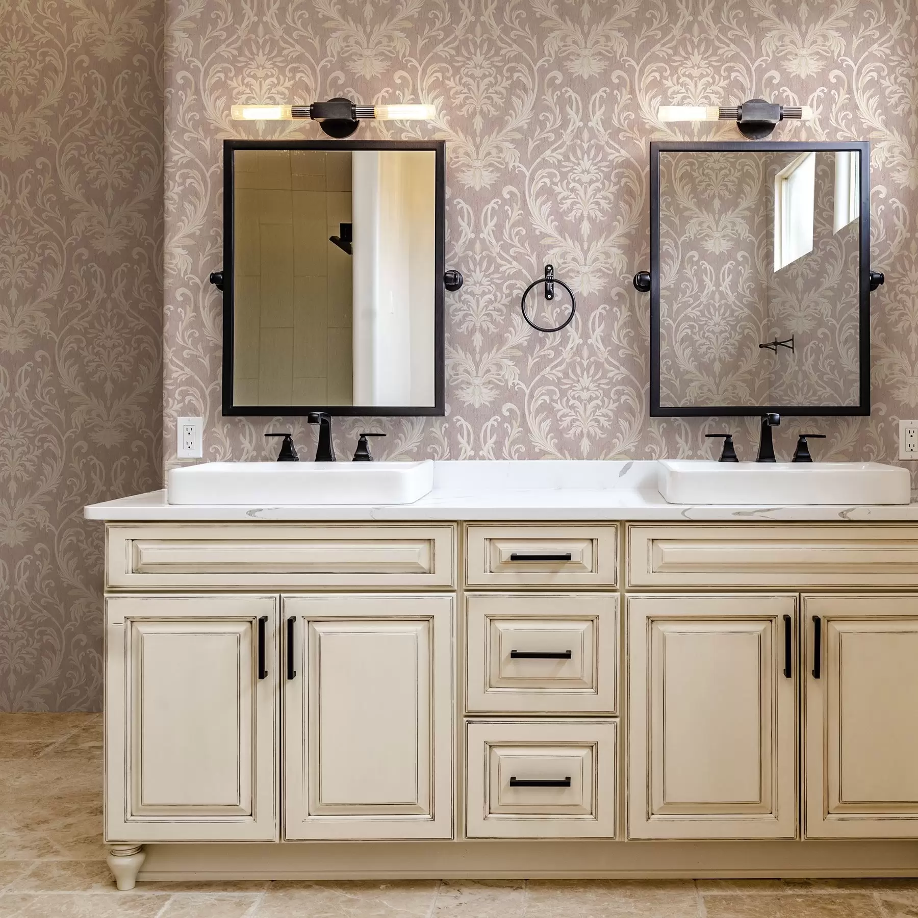 fototapet Damasc clasic pe fundal roz, model baroc a00227