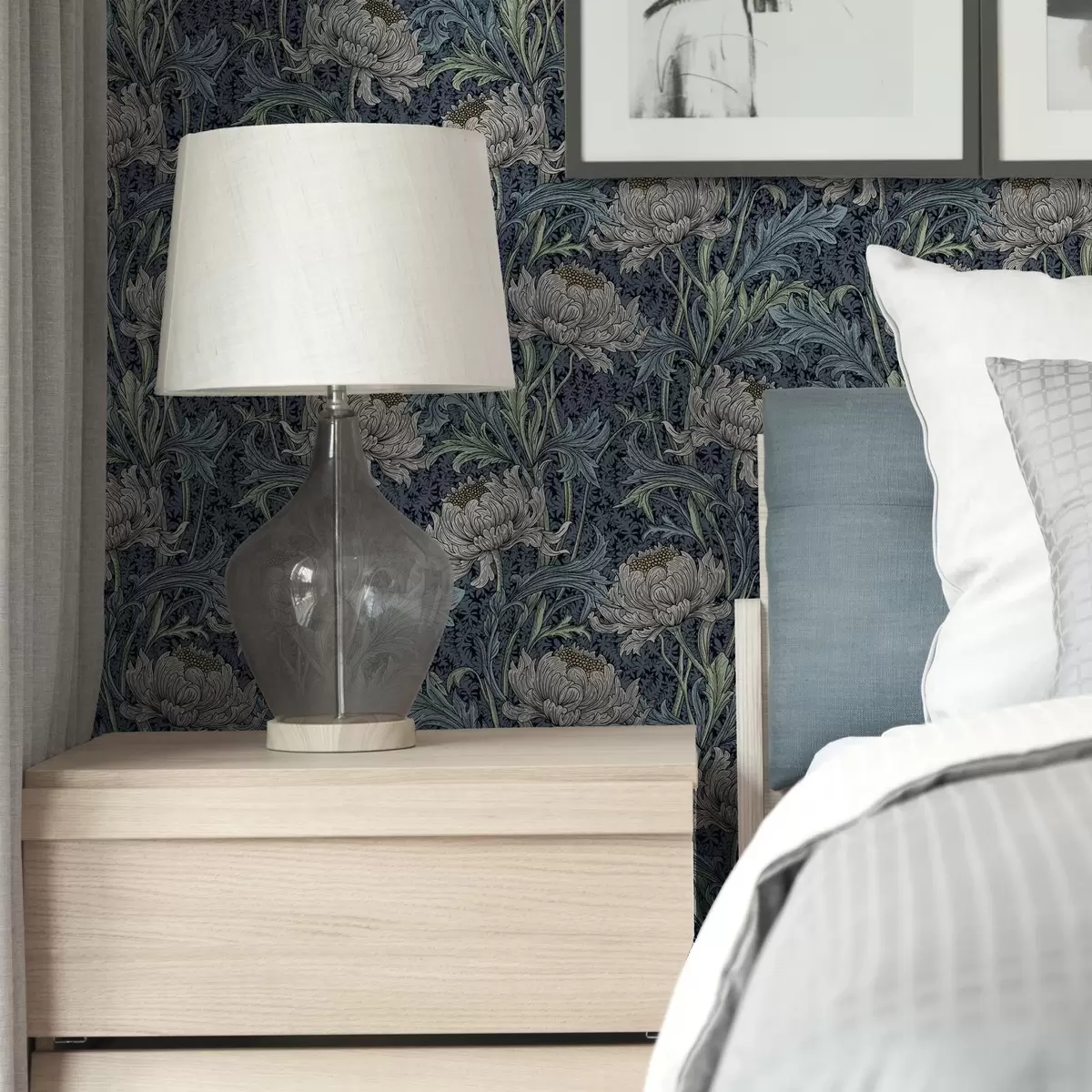 Wallpaper Peonii de epocă pe un fundal întunecat, stil floral gotic a00233