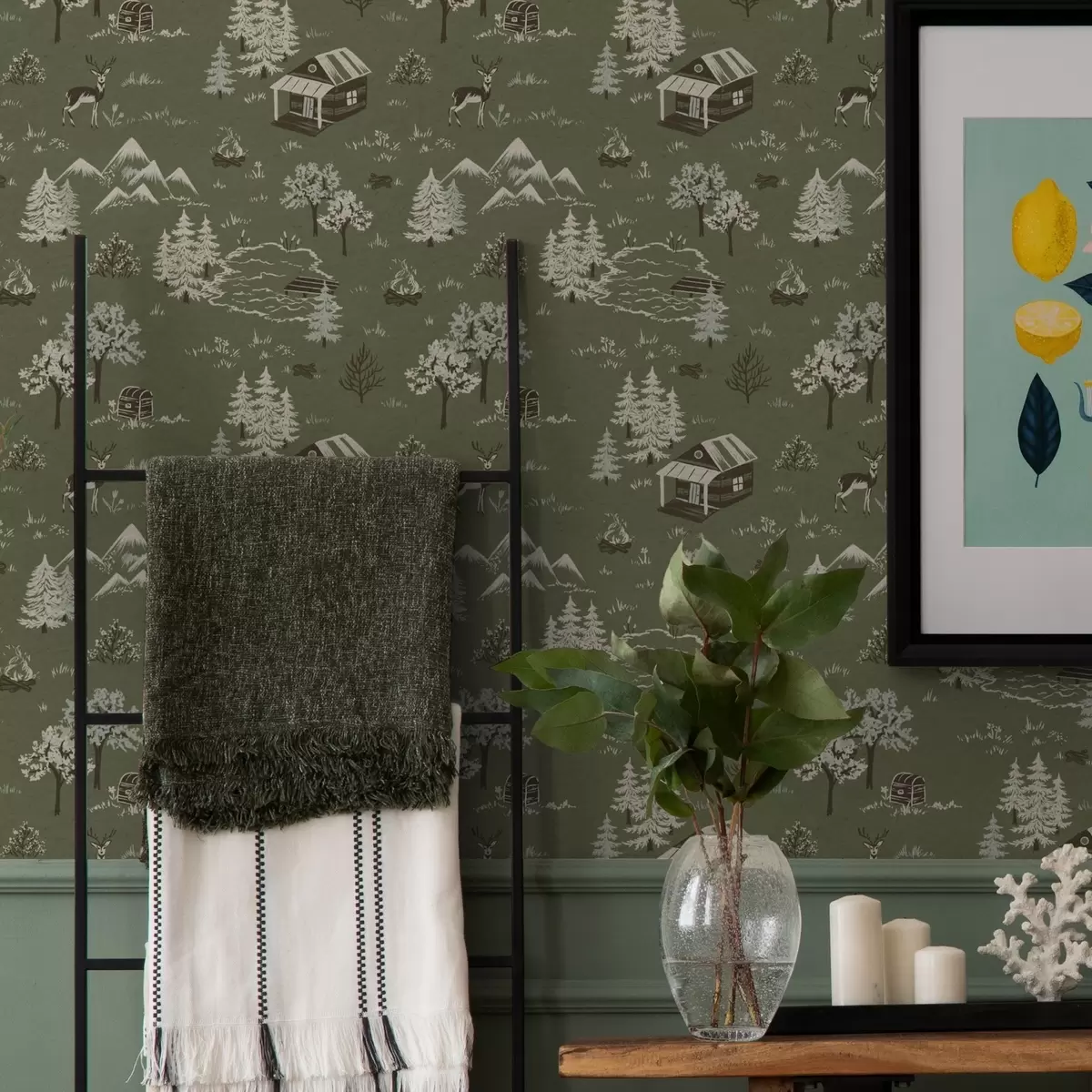 Wallpaper Pădure pictată cu un lac, cabană și animale a00267