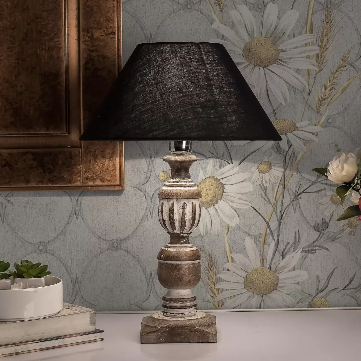 Wallpaper Margarete pe fundal gri cu model geometric a00269