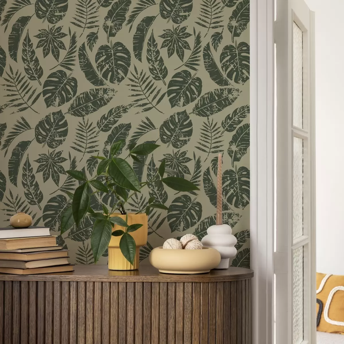 Wallpaper Frunze tropicale în stil linogravură, verde pe galben a00274
