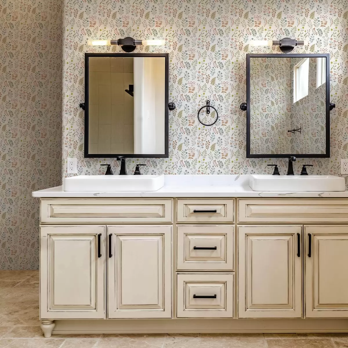 Wallpaper Plante colorate pe un fundal alb în carouri a00413