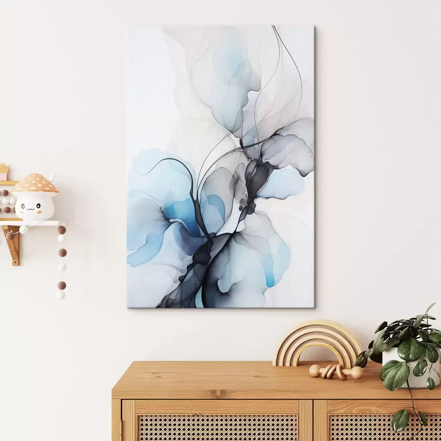 Tablouri Compoziție abstractă cu linii fluide și petale translucide în nuanțe de albastru, alb și bej, imitație de cerneală alcoolică s45177
