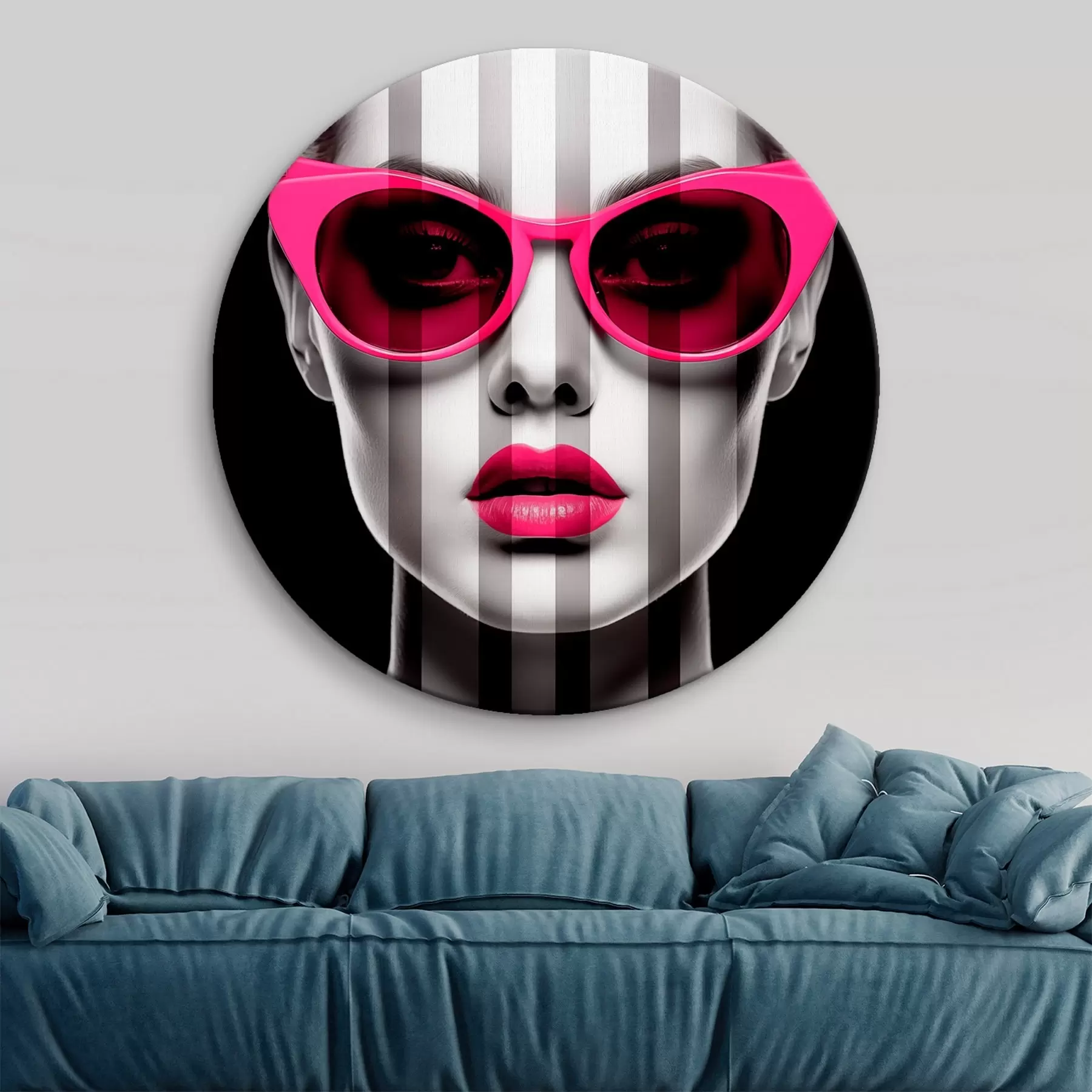 Tablouri Femeie care poartă ochelari roz cu dungi albe și negre r45315