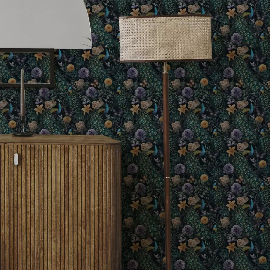 fototapet Păuni printre flori întunecate și fluturi a00348