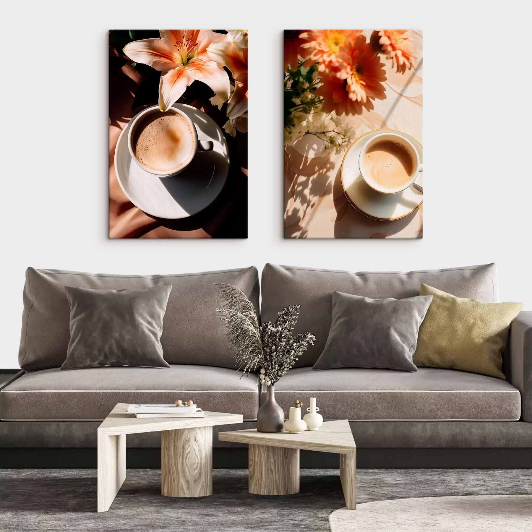 Tablouri O ceașcă de cafea cu spumă pe o farfurie albă, câteva flori în fundal, cu lumina soarelui m00654