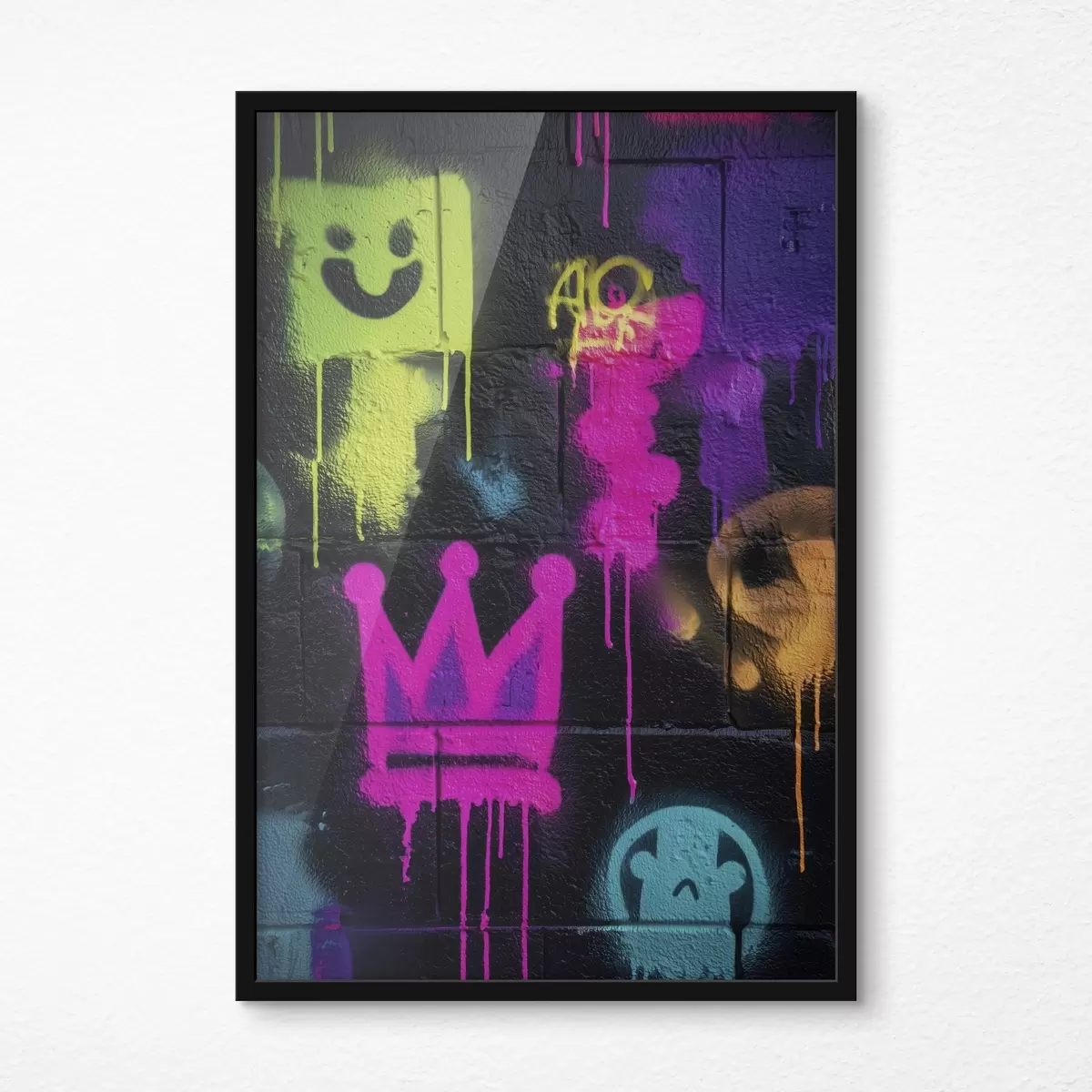 Poster graffiti strălucitor pe fundal întunecat f45717