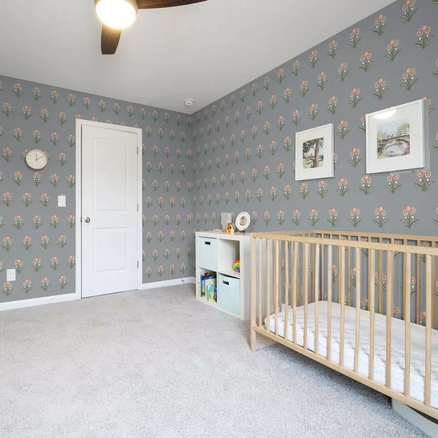 fototapet Flori stilizate pe un fundal gri-albastru, paletă caldă a00494