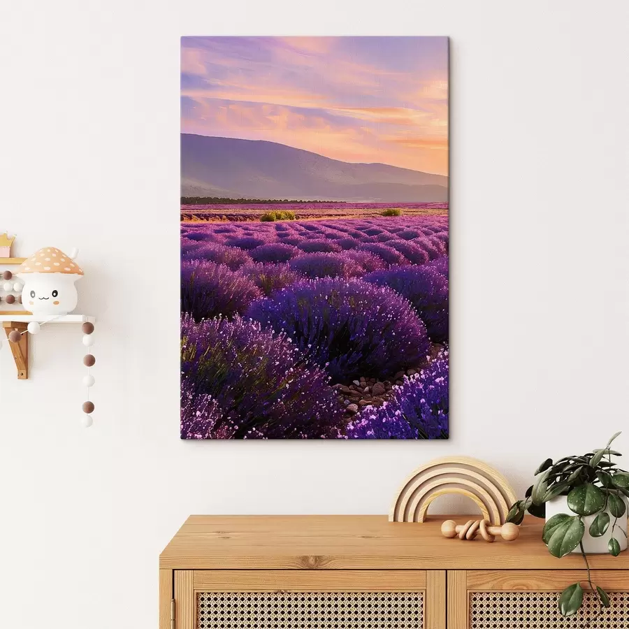 Tablouri Câmpuri de lavandă pe fundalul munților s45662