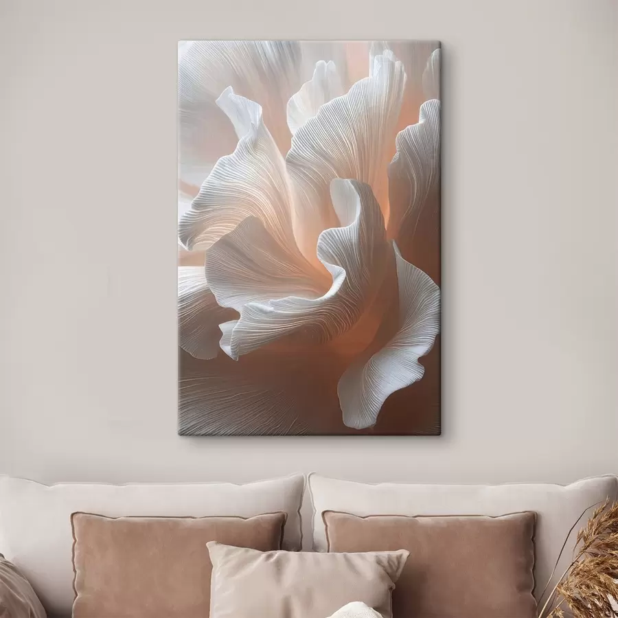 Tablouri Petale albe aerisite cu strălucire caldă de piersică s45909