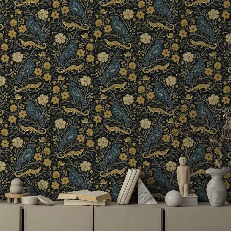 fototapet Păsări, șopârle și melci printre flori pe un fundal întunecat a00691