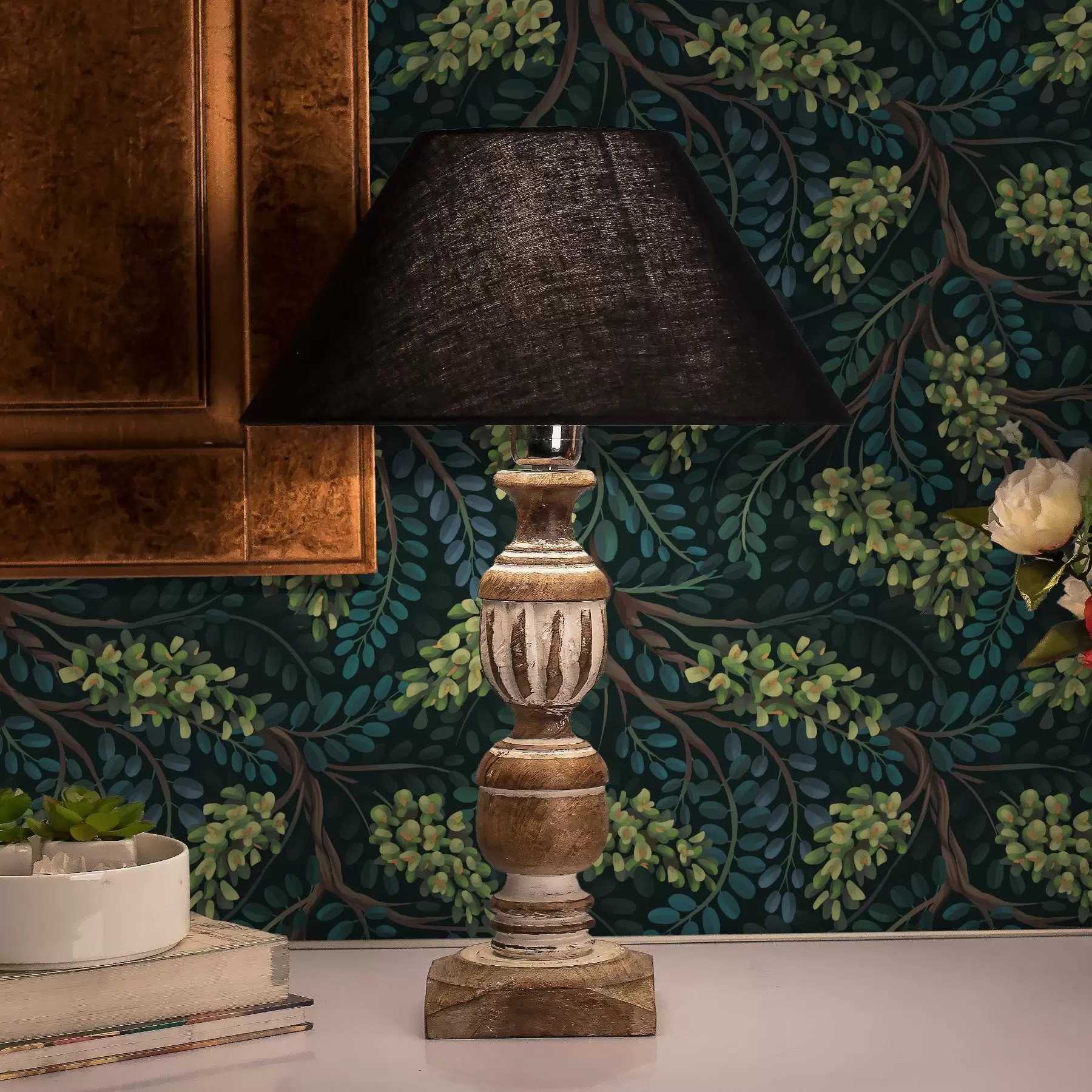 fototapet Ramuri cu inflorescențe verzui pe fond întunecat a00786