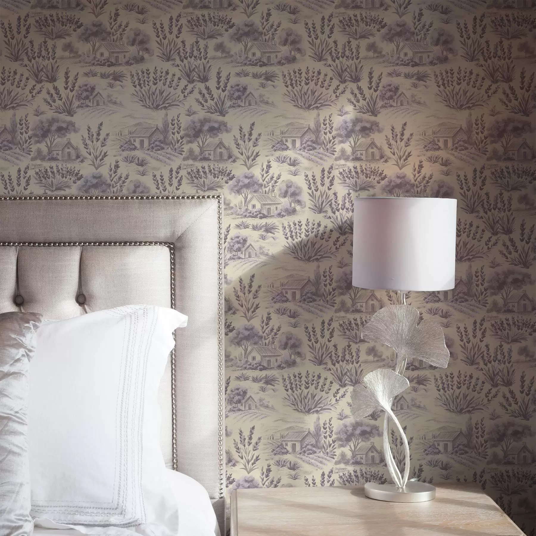 fototapet Câmpuri de lavandă și case în tonuri pastelate a00765