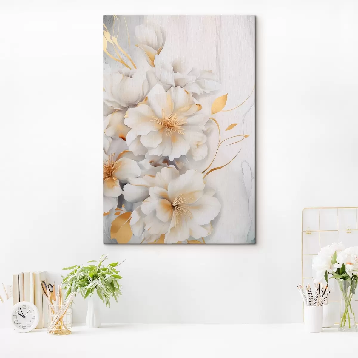 Tablouri Flori albe cu detalii galbene, petale cu umbre subtile, fundal deschis cu efect marmorat subtil s46292