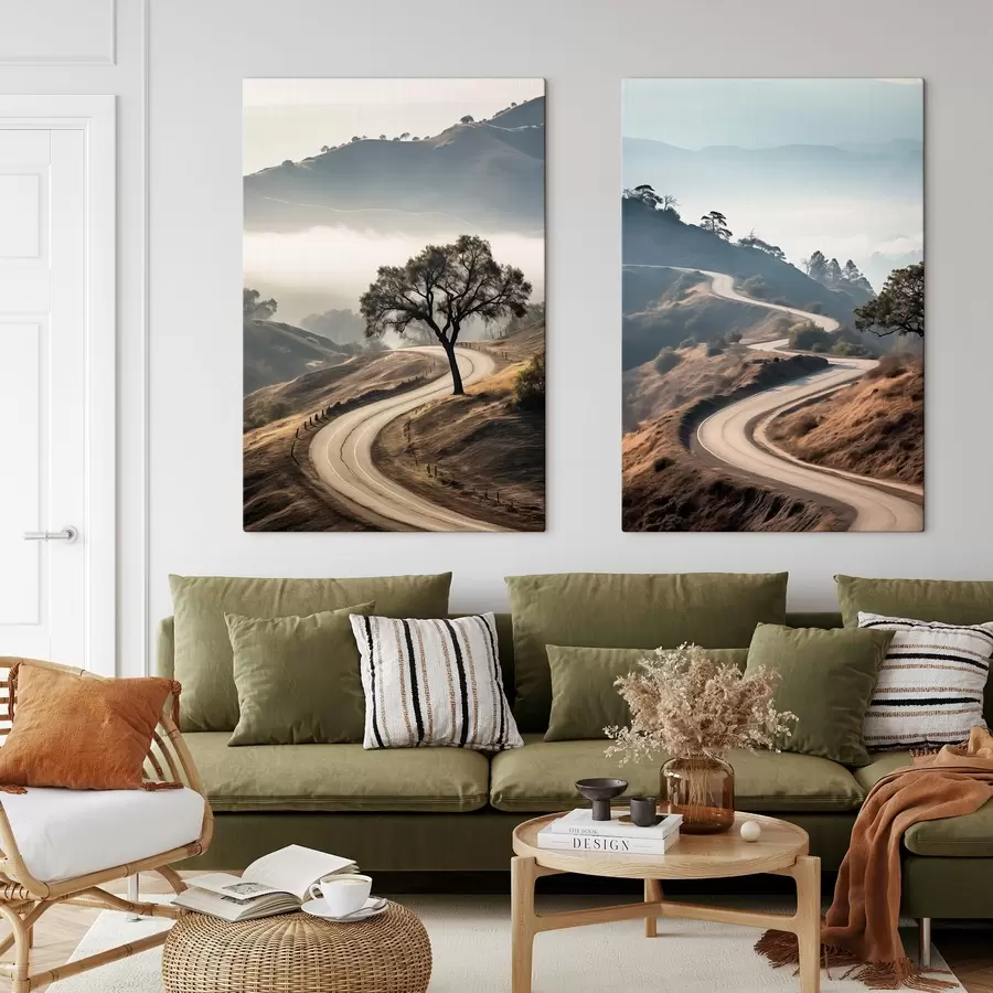 Tablouri Un drum sinuos prin peisajul deluros, cu iarbă uscată, sub un cer senin, cu munți în depărtare m00887