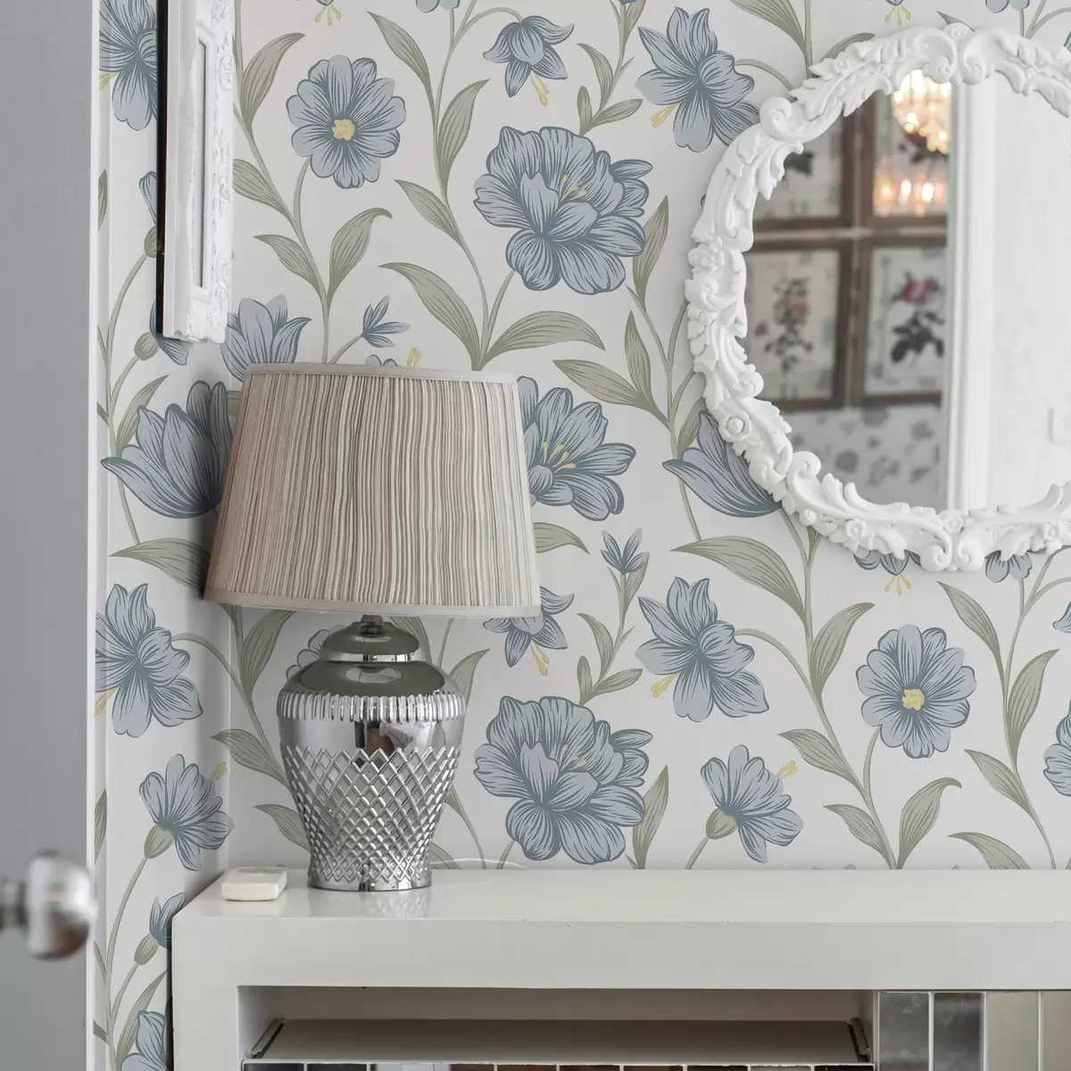 Wallpaper Flori albastre prăfuite cu frunze de măslin pe fond alb a00780