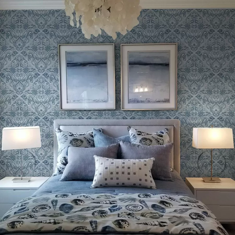 fototapet Damasc clasic, albastru intens pe fond albastru deschis a00826