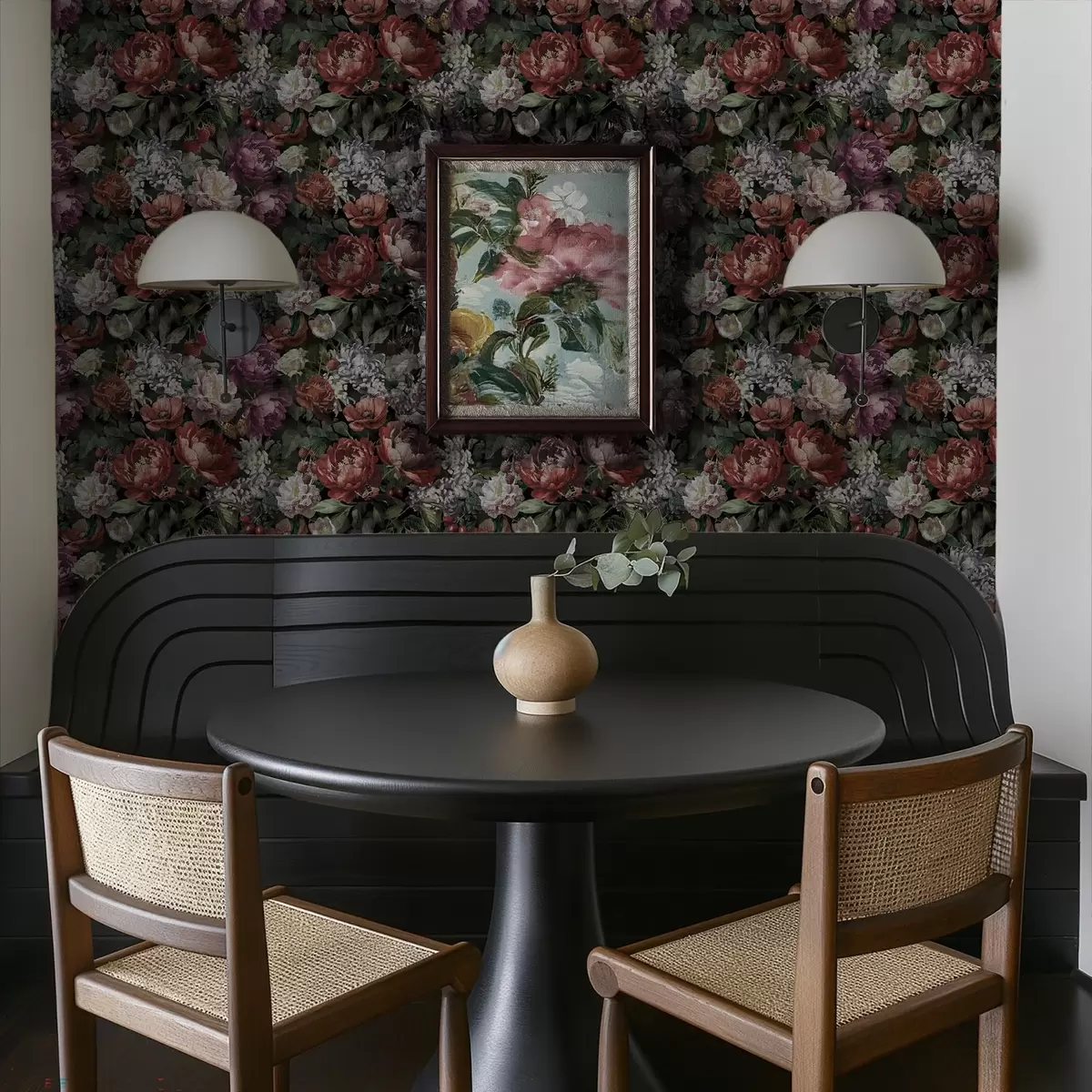 Wallpaper Bujori dramatici întunecați, fructe de pădure și fluture pe fond negru a00862