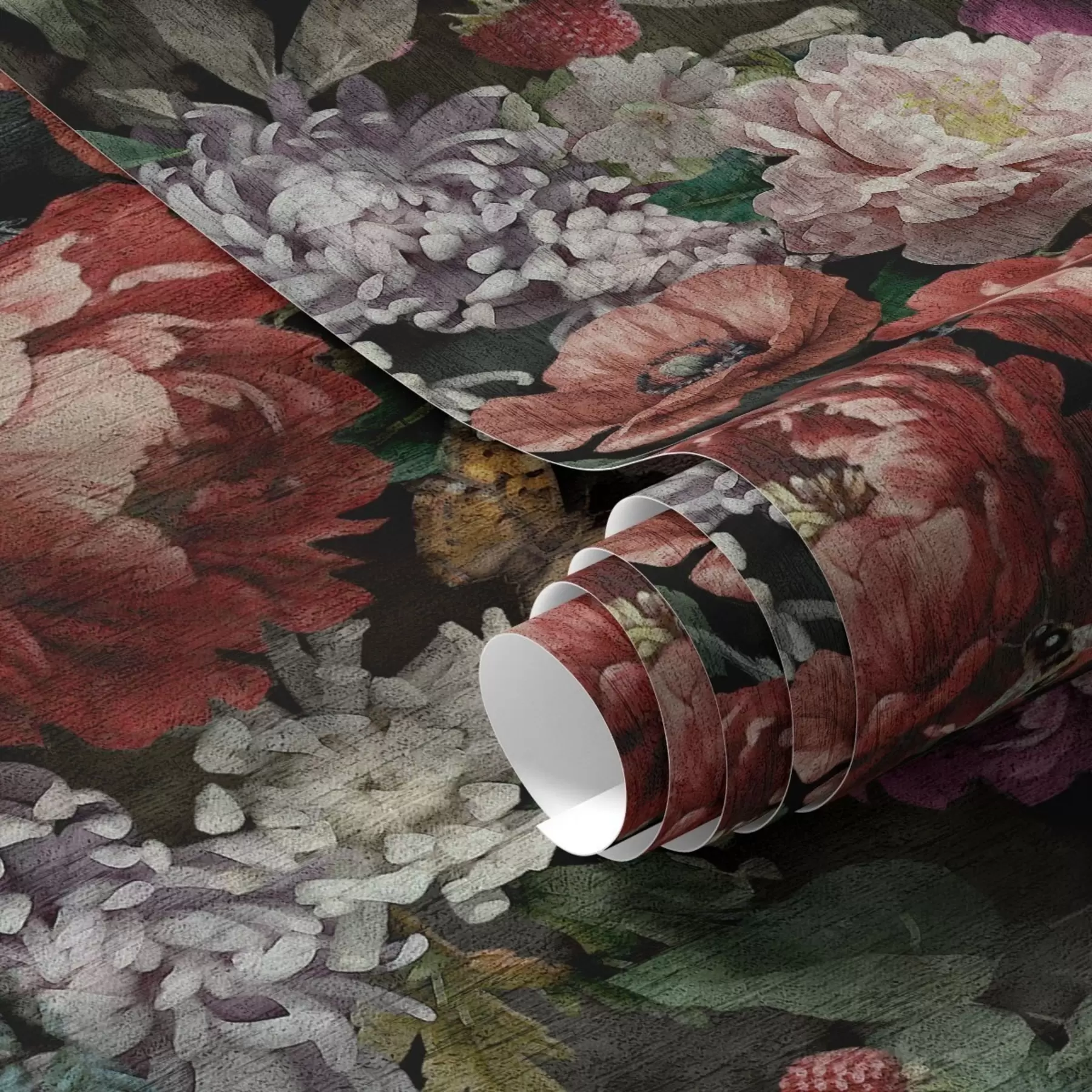 fototapet Bujori dramatici întunecați, fructe de pădure și fluture pe fond negru a00862