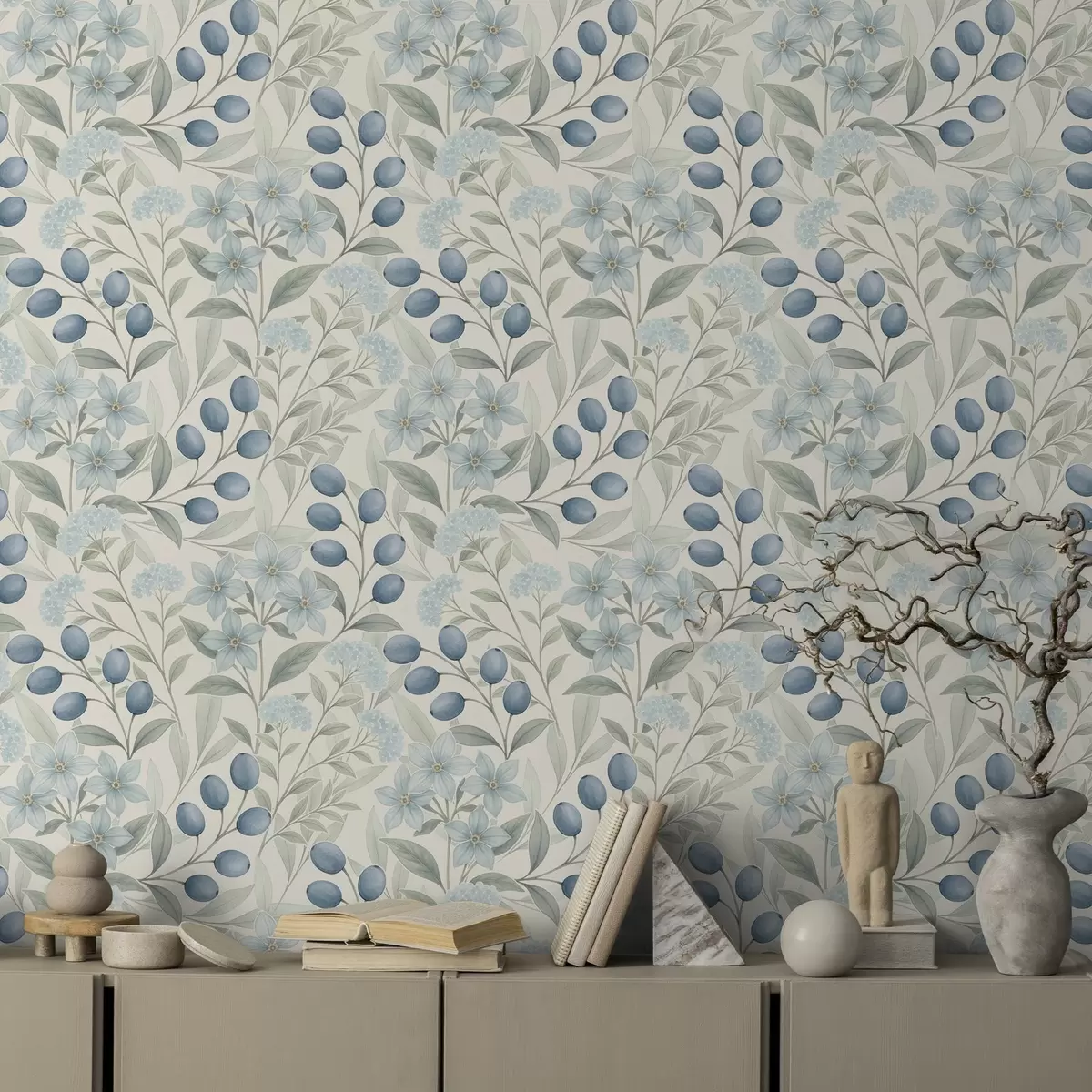 Wallpaper Boabe albastre și flori deschise pe fond de fildeș a00872