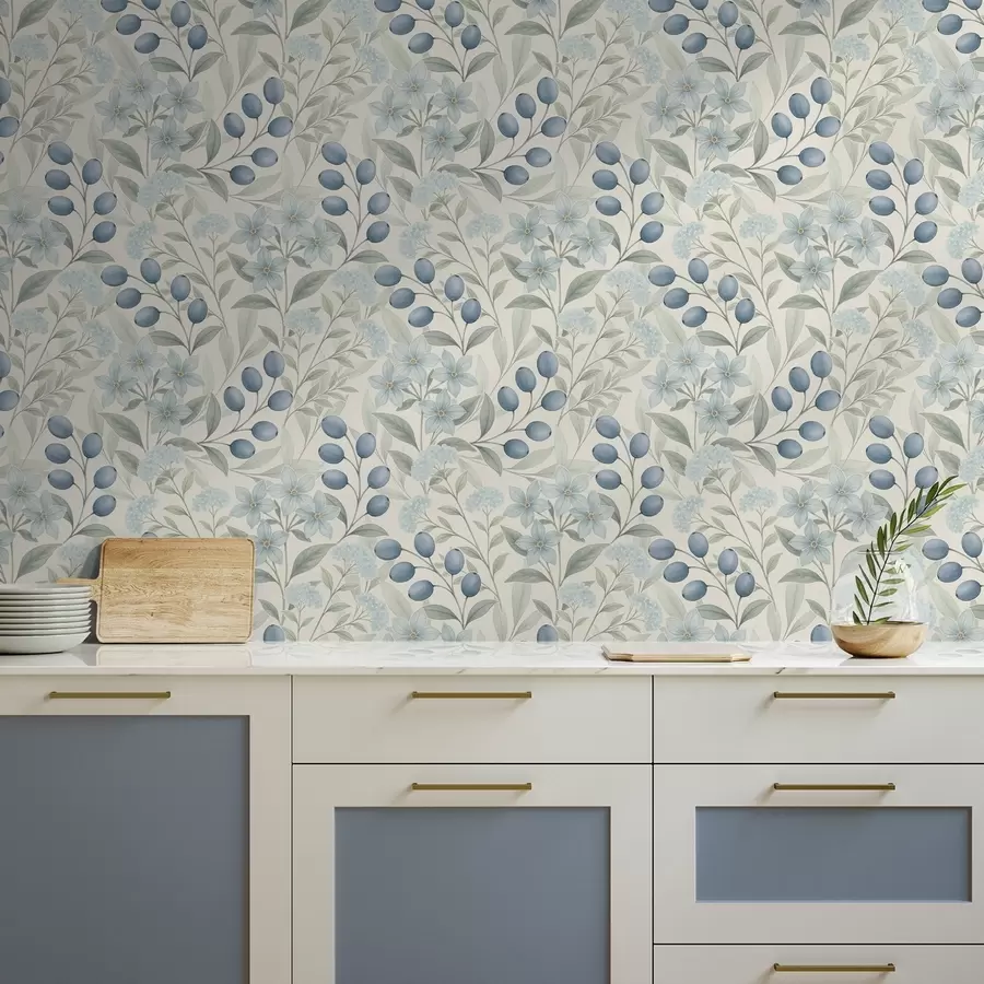 fototapet Boabe albastre și flori deschise pe fond de fildeș a00872