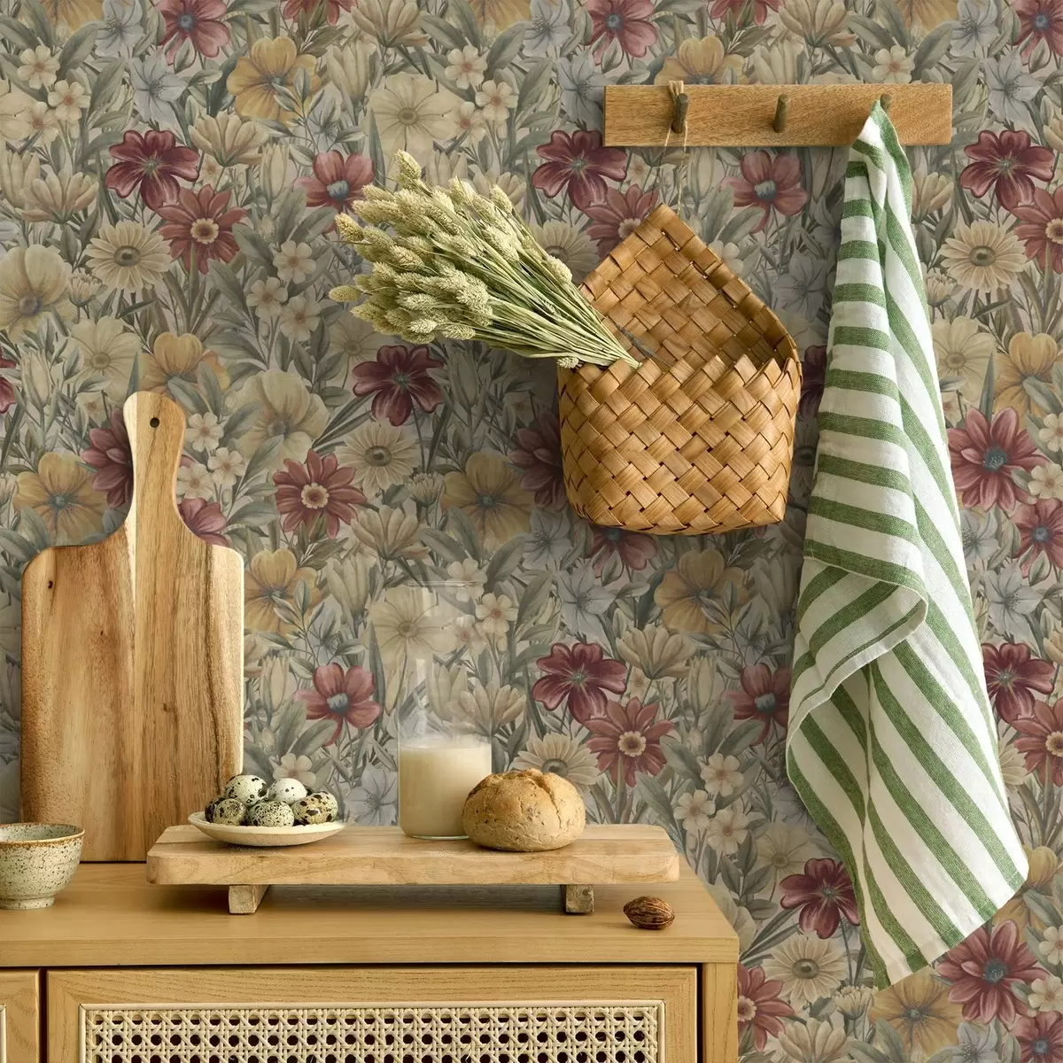 Wallpaper Pajiște vintage înflorită în nuanțe calde de galben, roșu și salvie a00906