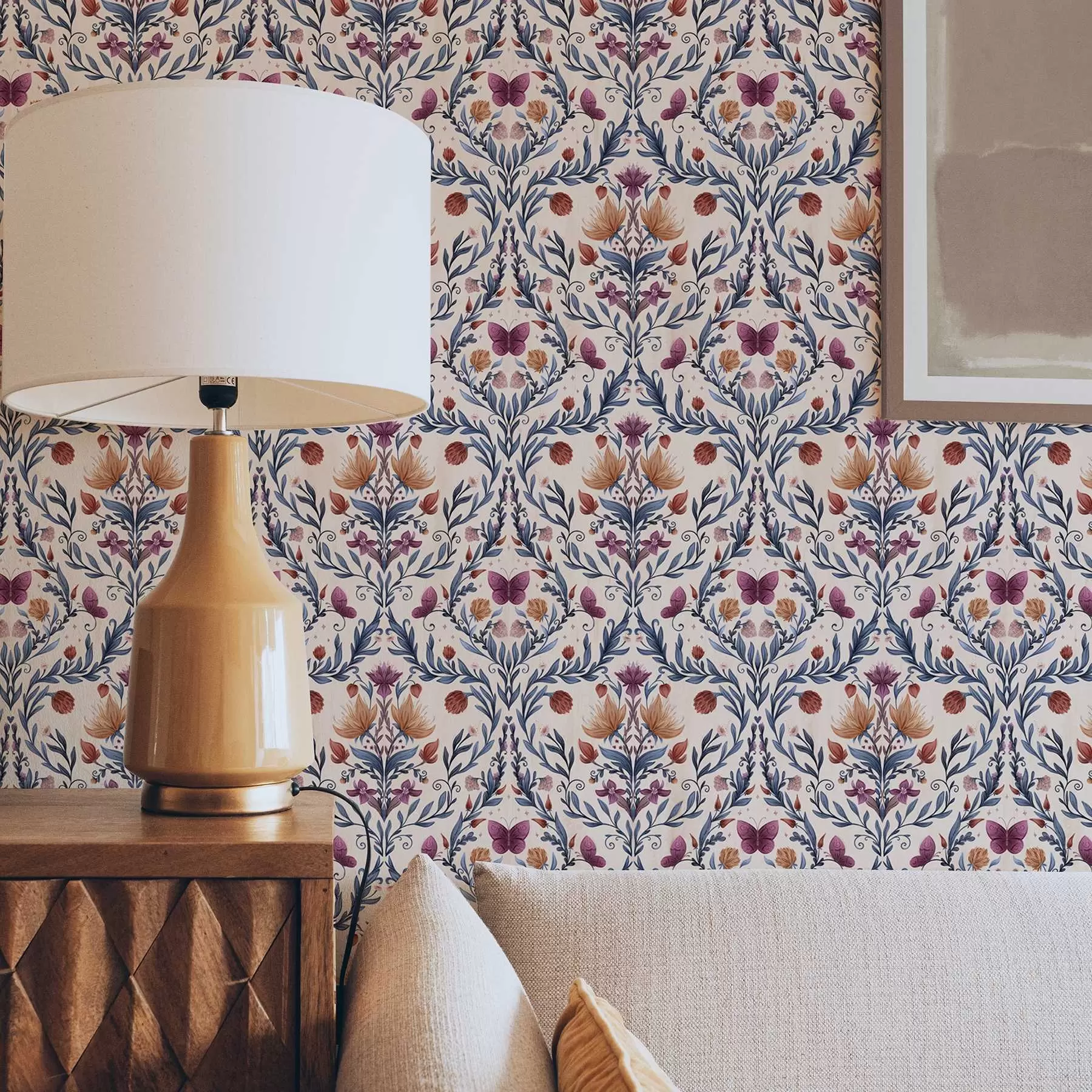 fototapet Damasc floral cu fluturi pe fundal moale de culoarea piersicii a00926