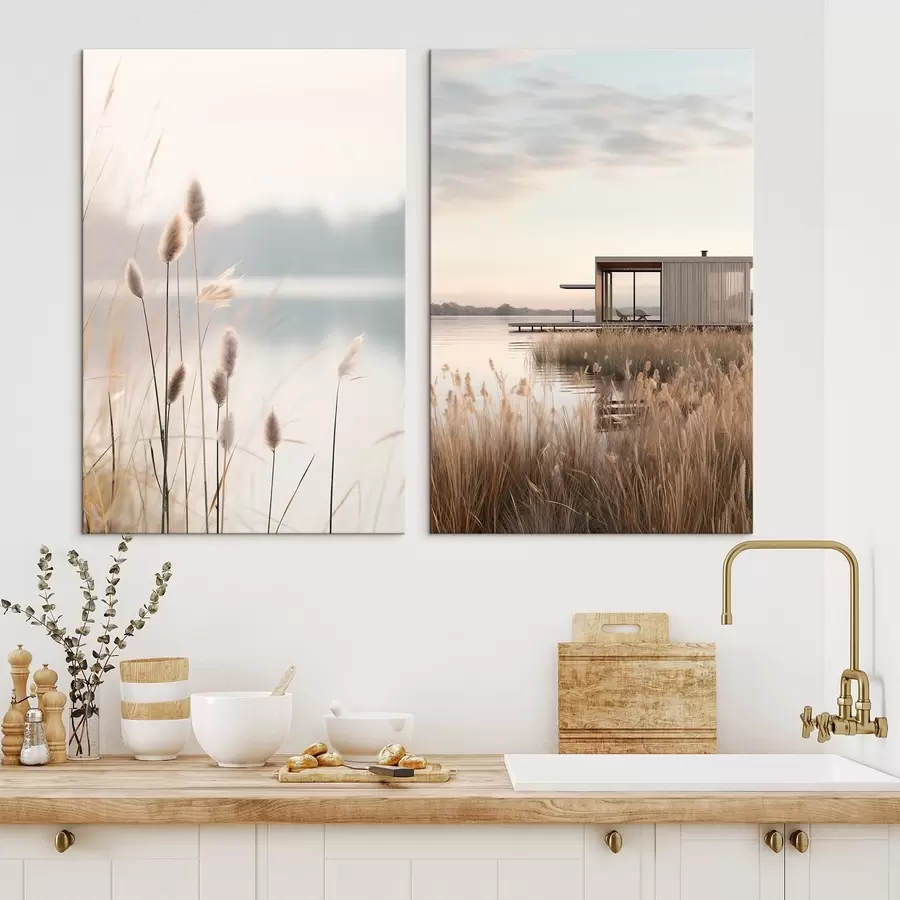 Tablouri Stufărișuri moi lângă un lac liniștit și o cabană modernă pe mal m00970