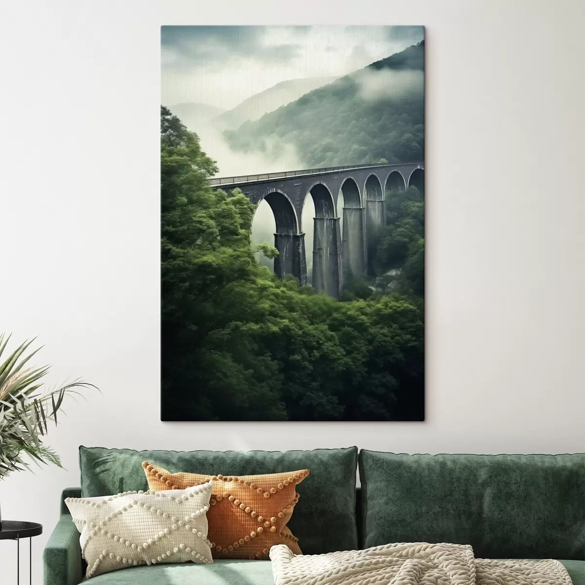 Tablouri Viaduct din piatră deasupra văii împădurite și încețoșate s46483