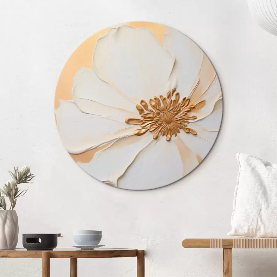 Tablouri Floare albă cu petale delicate, imitație de pensule groase, pe un fundal texturat de culoare portocaliu deschis. r46691