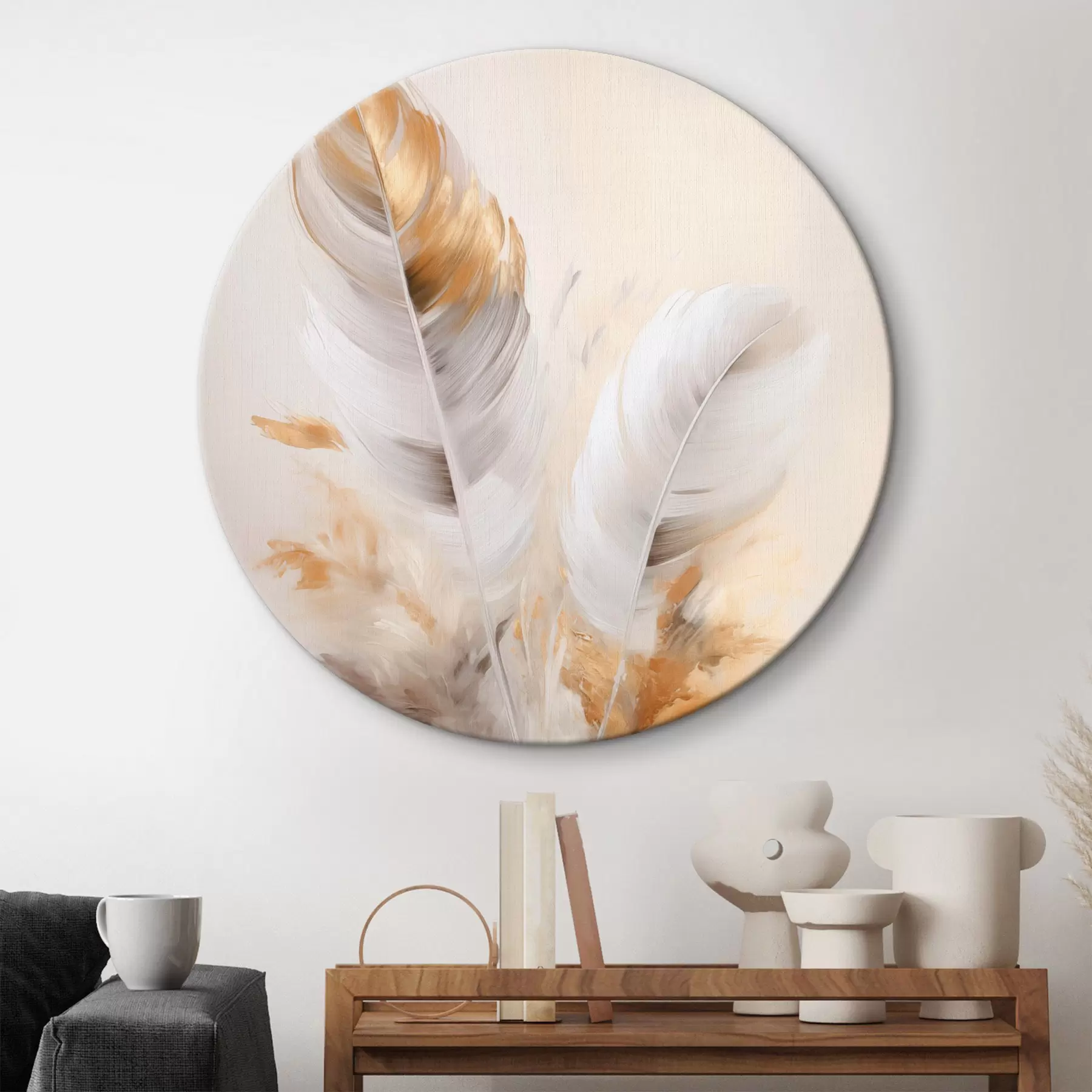 Tablouri Pene abstracte, înconjurate de pene bej și maro, moi și delicate, pe un fundal bej deschis. r46711