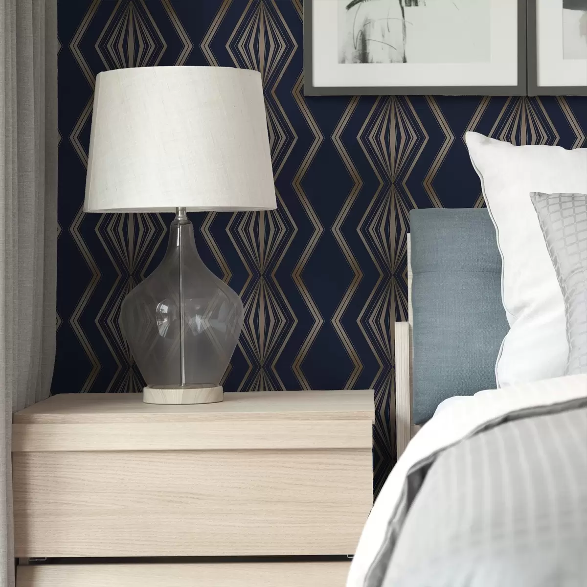 Wallpaper Fundal albastru închis cu romburi geometrice și zigzaguri a00974v2