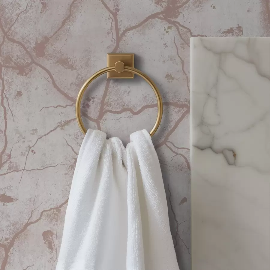 fototapet Beton ușor cu o dantelă de crăpături și pete roz a00987