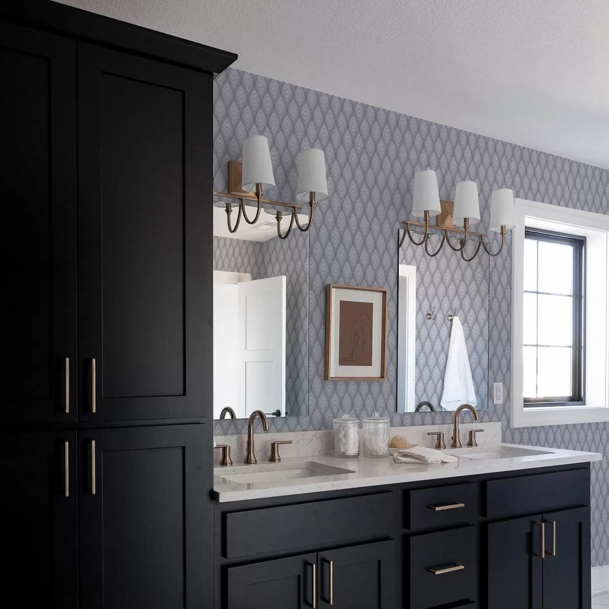 Wallpaper Arce volumetrice asemănătoare scalei de gri, cu un gradient ușor a00989