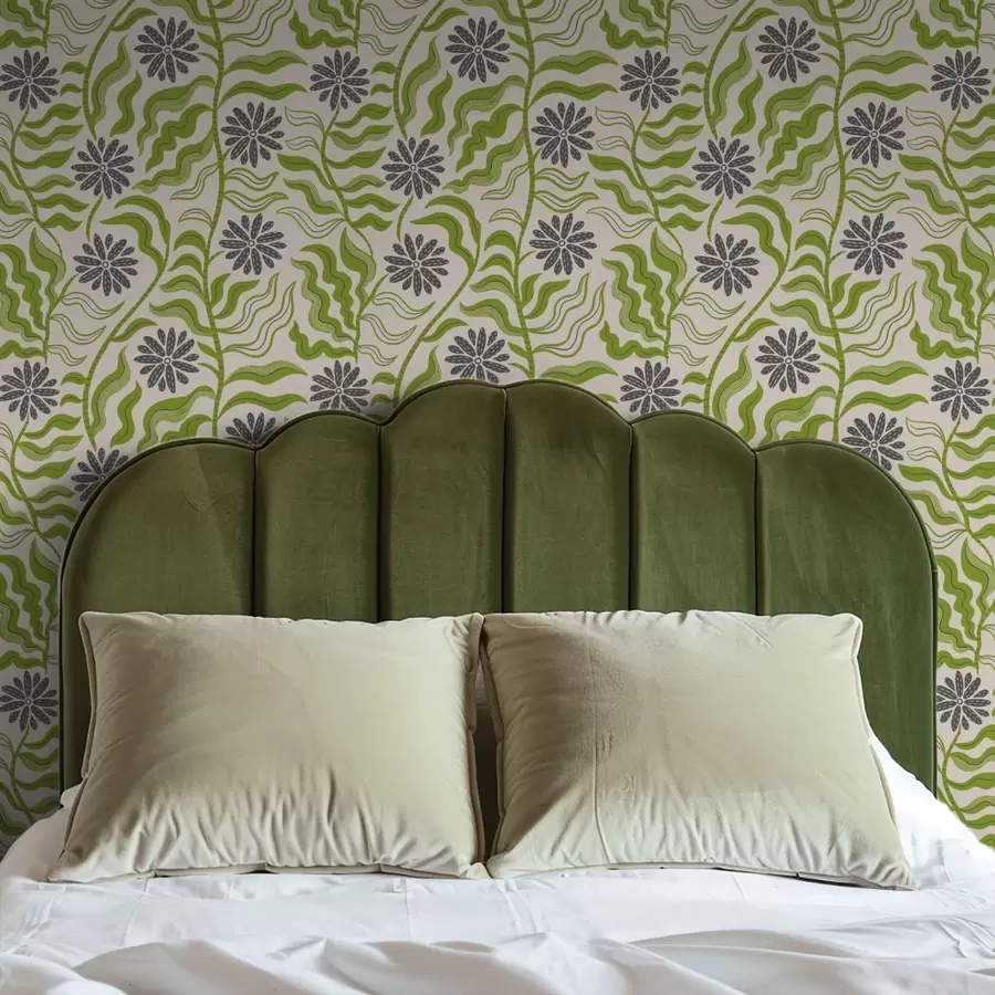 fototapet Margarete verzi jucăușe cu frunze ondulate pe un fundal crem a00998