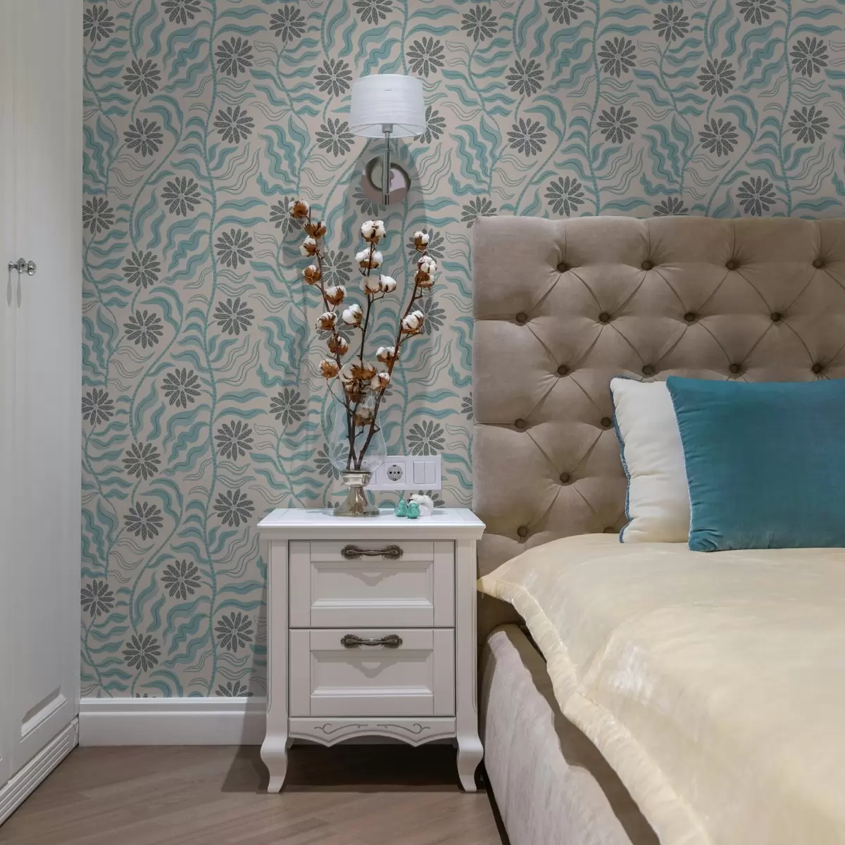 Wallpaper Flori abstracte și frunze ondulate în nuanțe delicate de albastru a00998v1