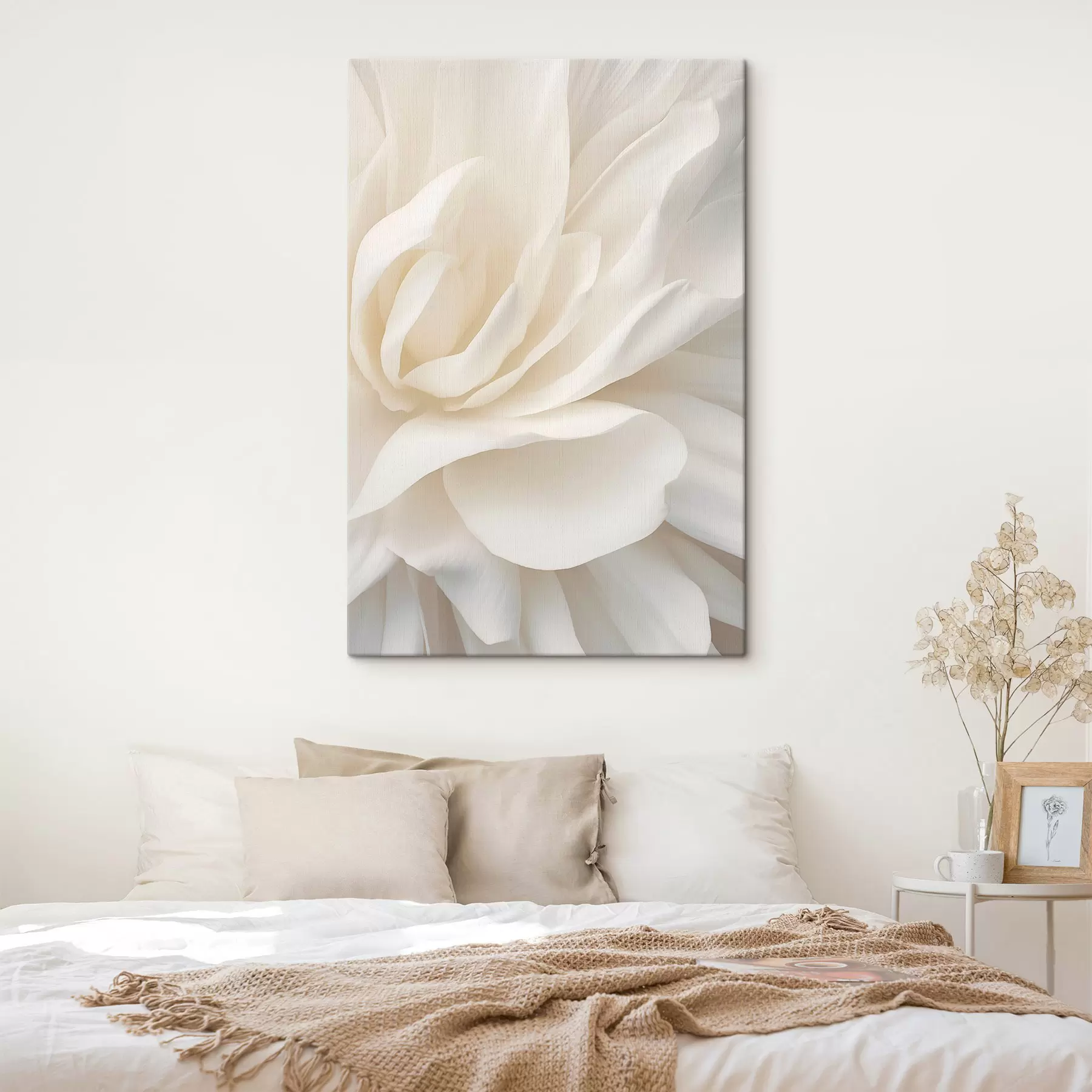 Tablouri Floare albă abstractă cu petale delicate, stratificate, artă minimalistă s47024