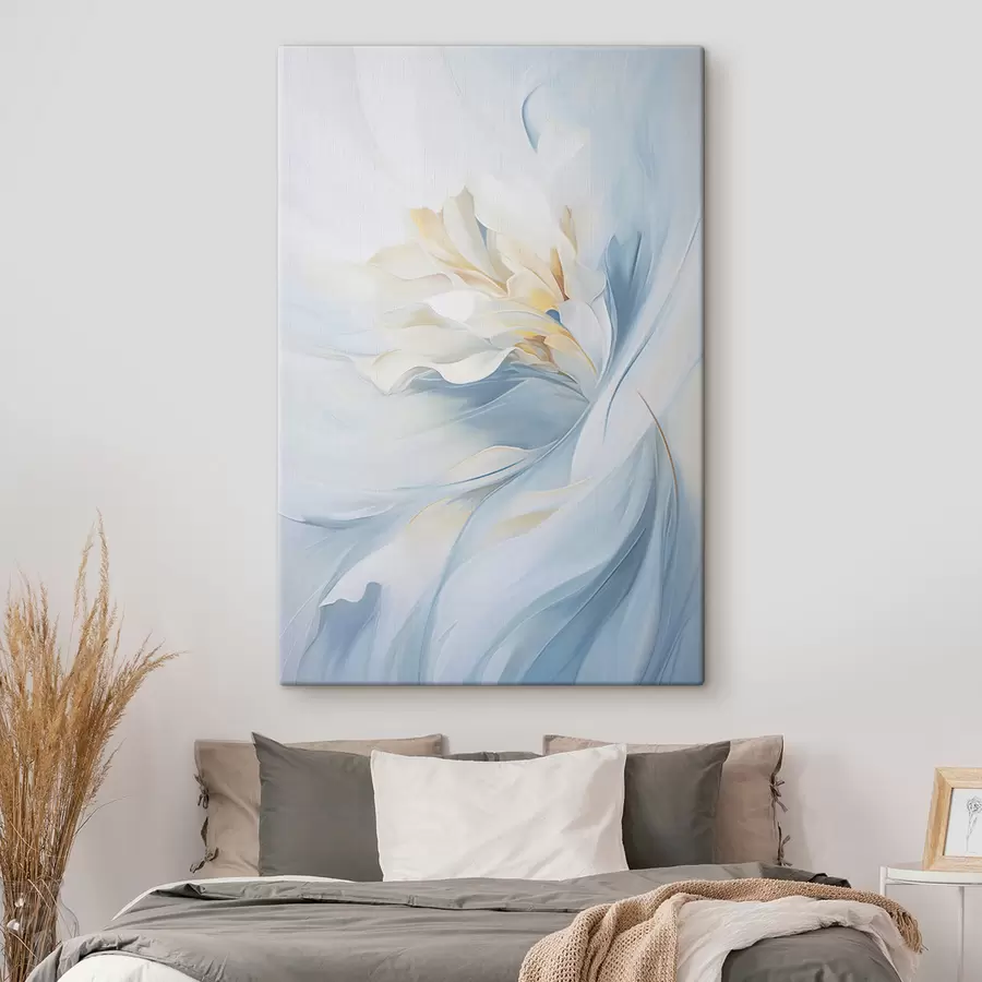 Tablouri Petale abstracte, delicate, translucide, care se învârt spre interior, cu o iluminare moale și o textură picturală. s47436