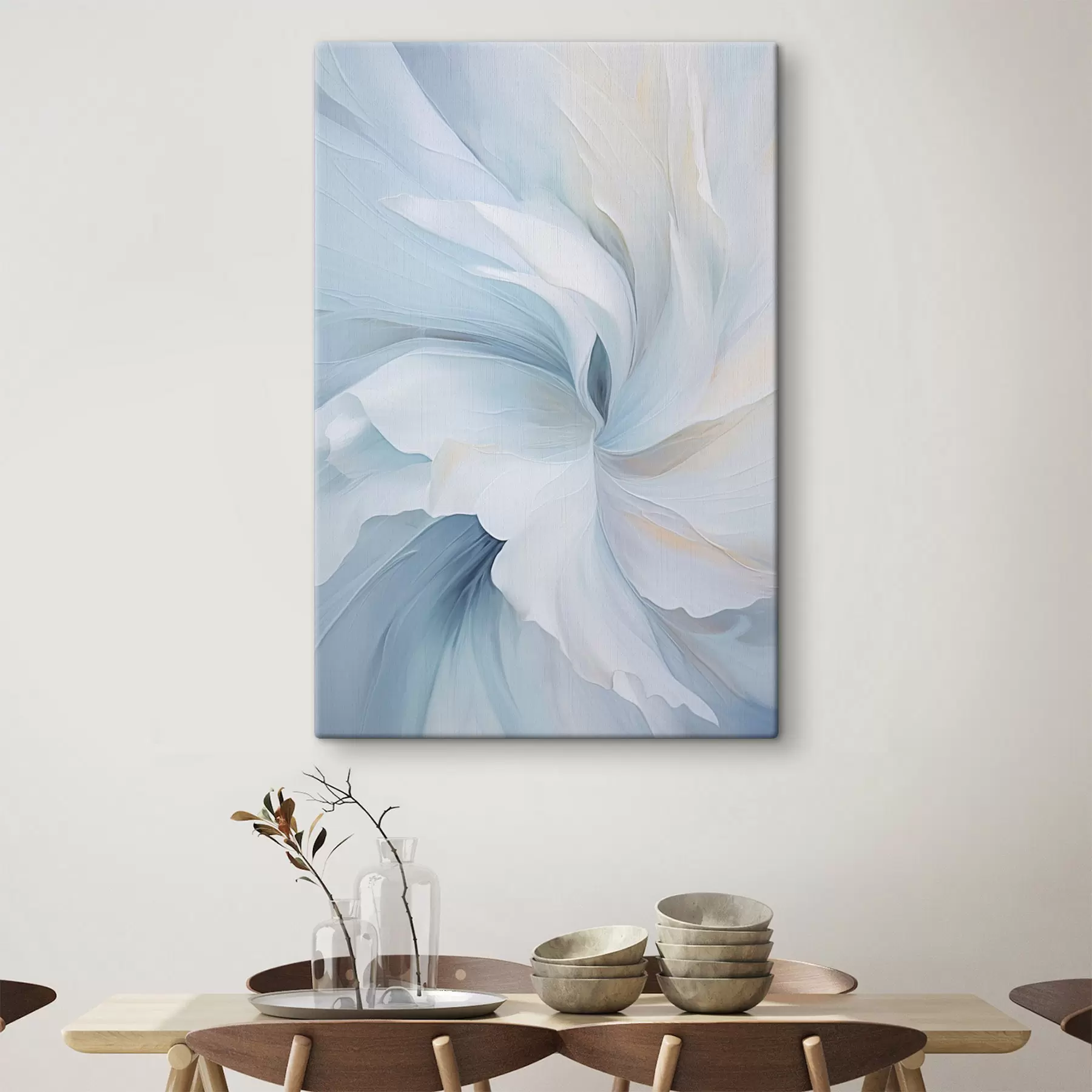 Tablouri Petale abstracte, delicate, translucide, care se învârt spre interior, cu o iluminare moale și o textură picturală. s47437