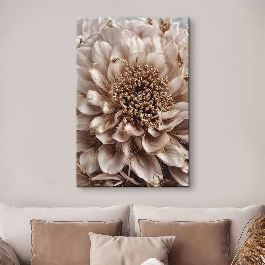 Tablouri Prim-plan al unei flori palide cu petale bogat texturate s47769