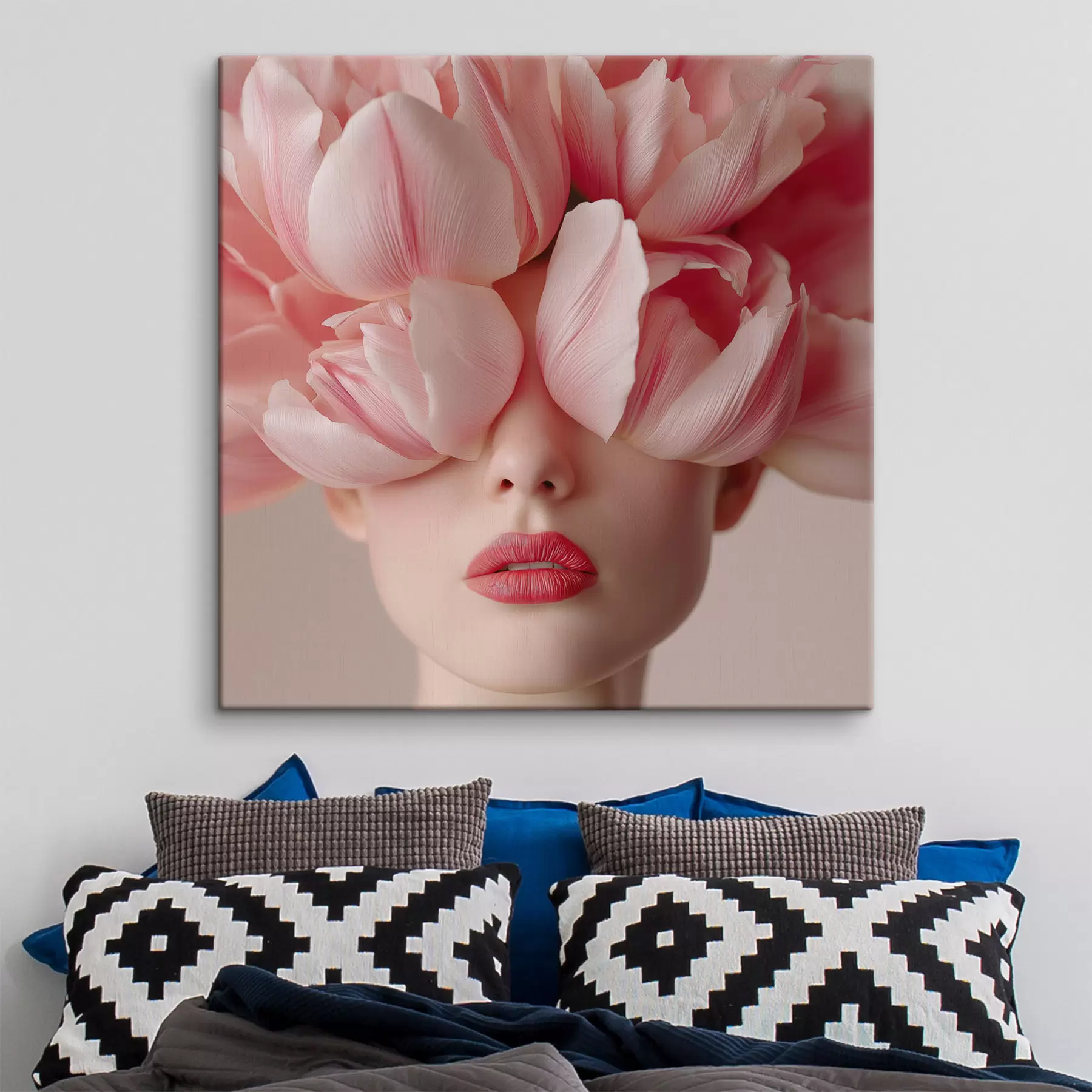 Tablouri Portret feminin cu petale roz s47920