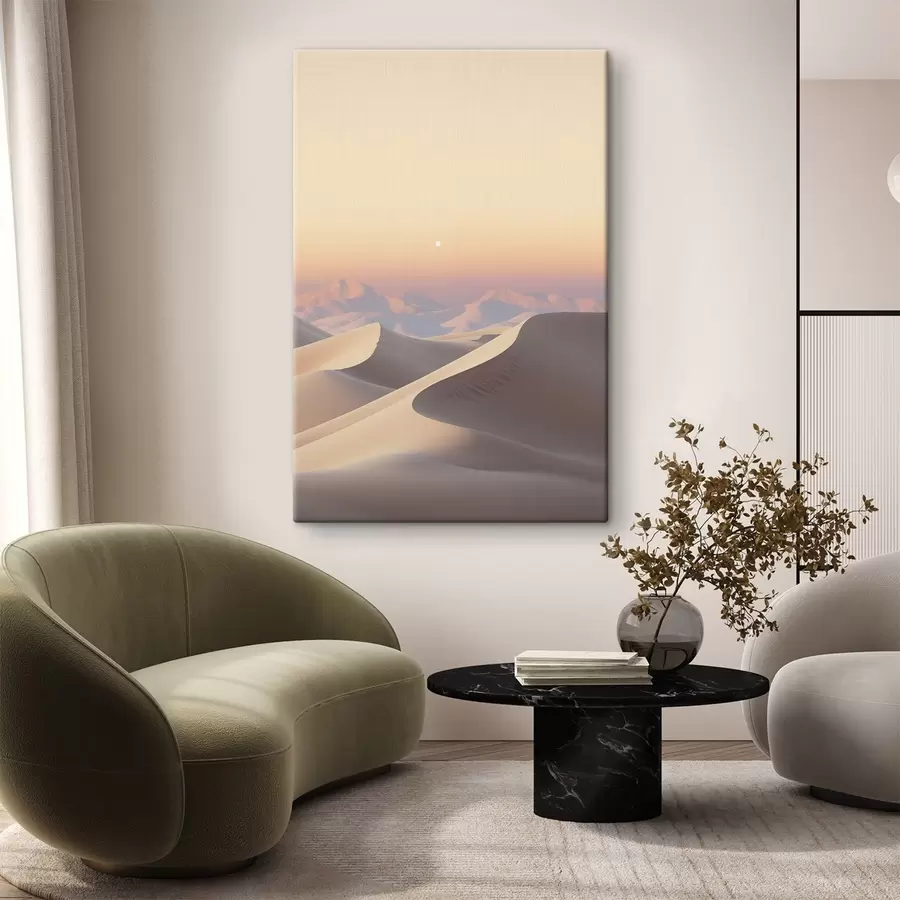 Tablouri Un peisaj deșertic cu dune de nisip ondulate sub un cer pastelat, munți îndepărtați în fundal s47865